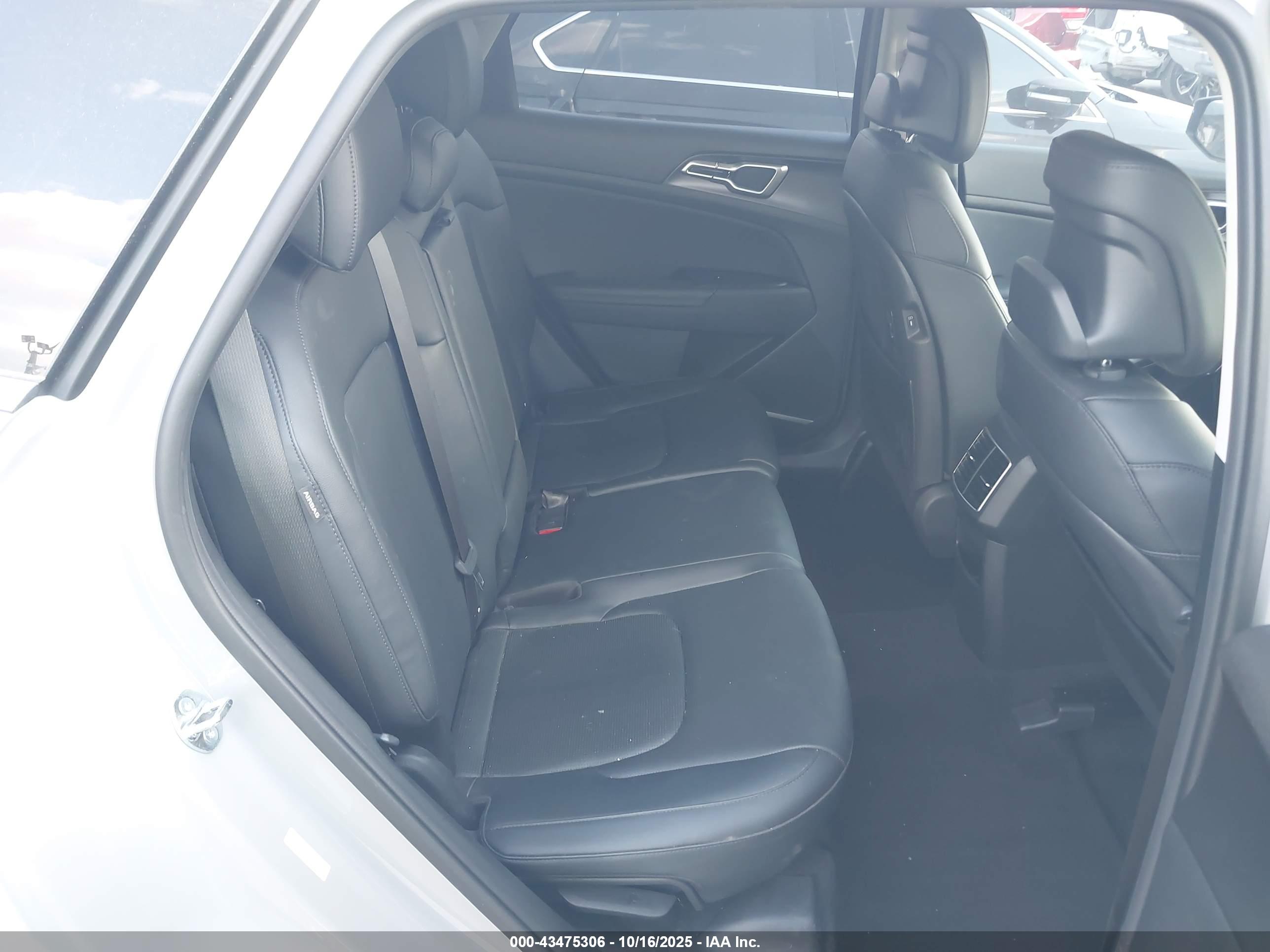 KIA SPORTAGE image 8