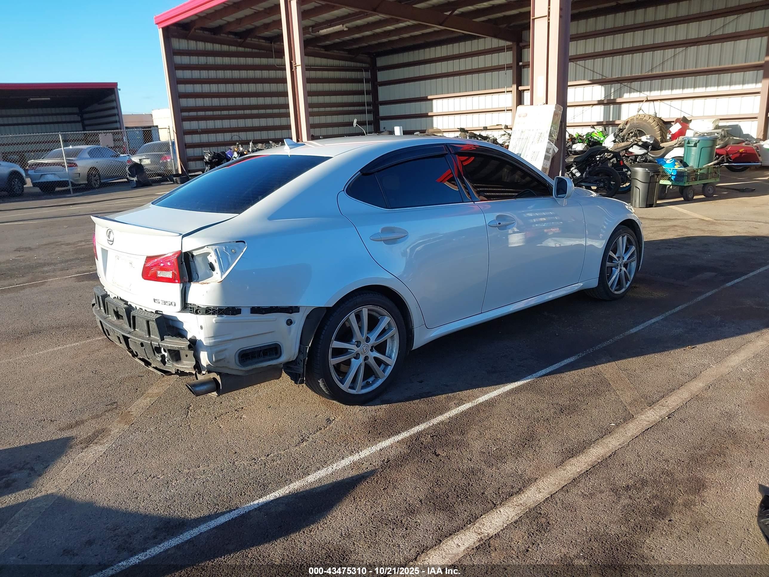 LEXUS IS image 4