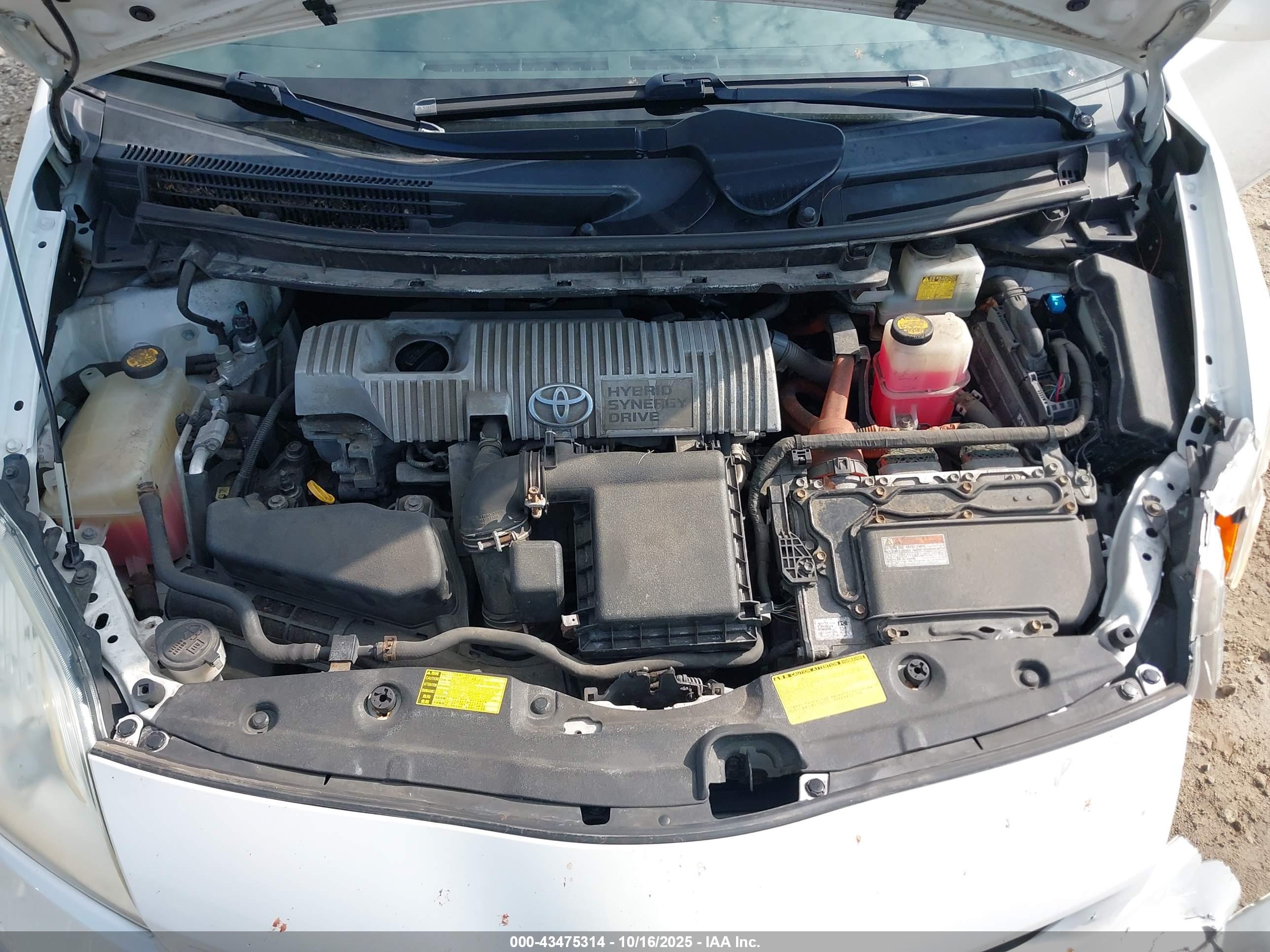 TOYOTA PRIUS image 10