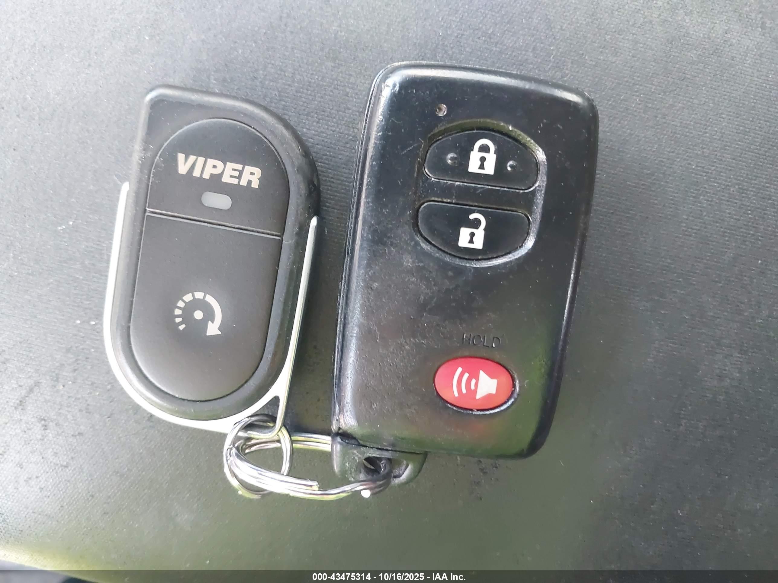 TOYOTA PRIUS image 11