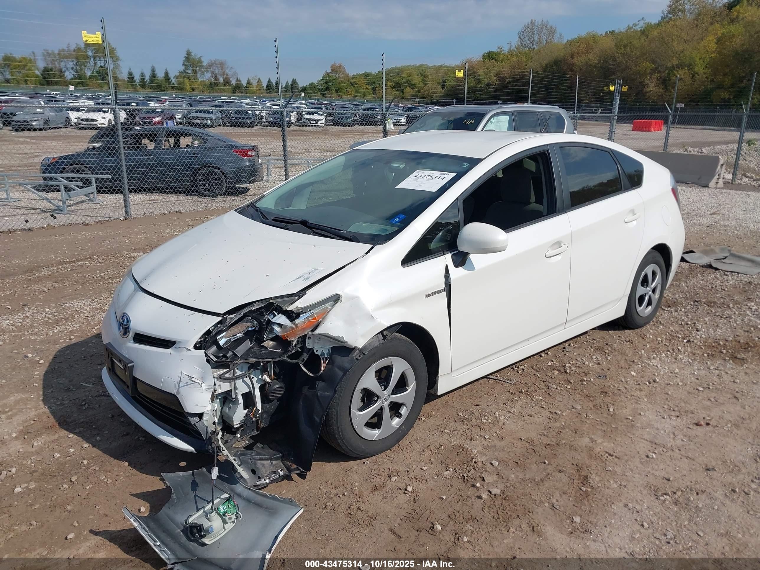 TOYOTA PRIUS image 2