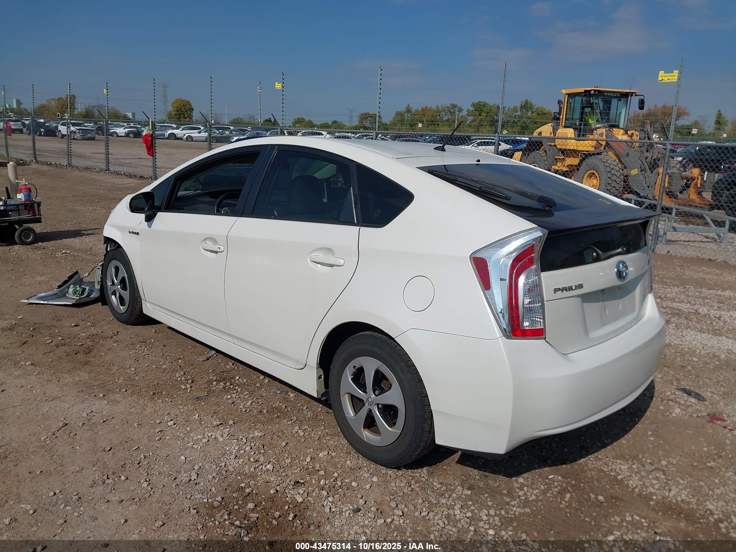 TOYOTA PRIUS image 3