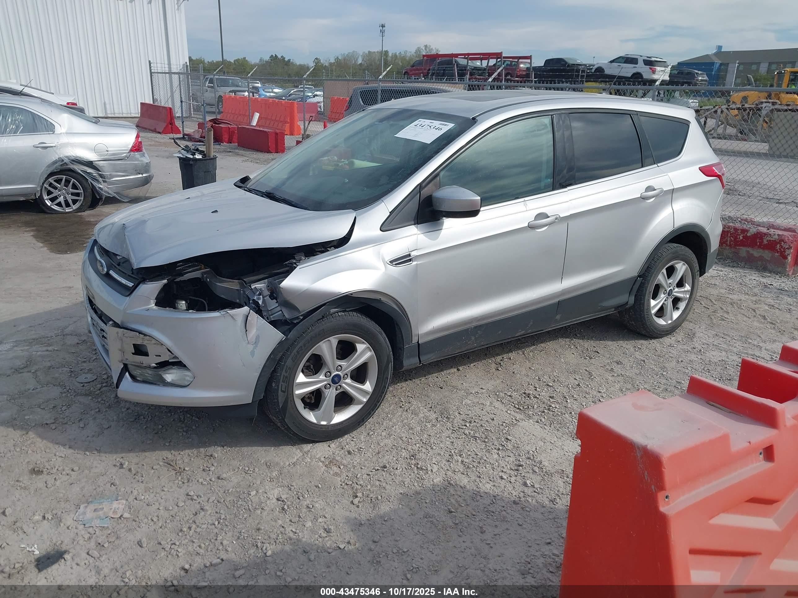 FORD ESCAPE image 2