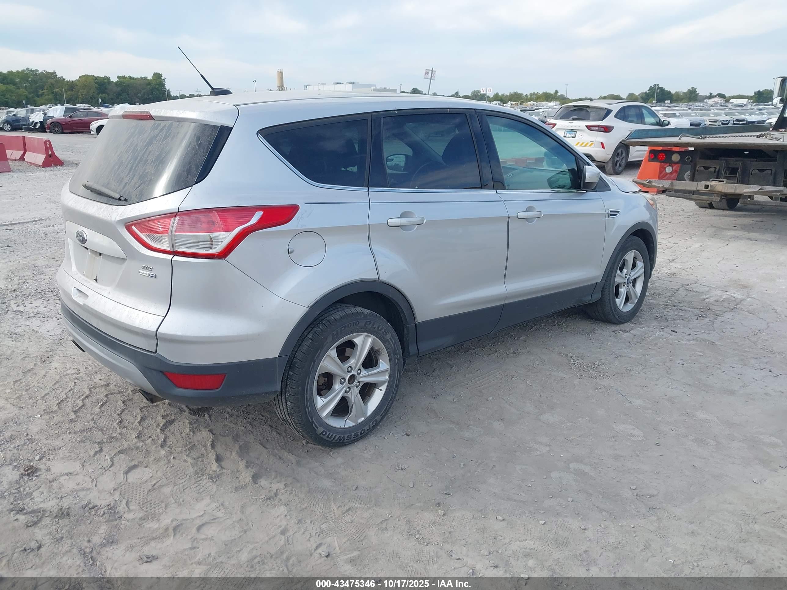 FORD ESCAPE image 4