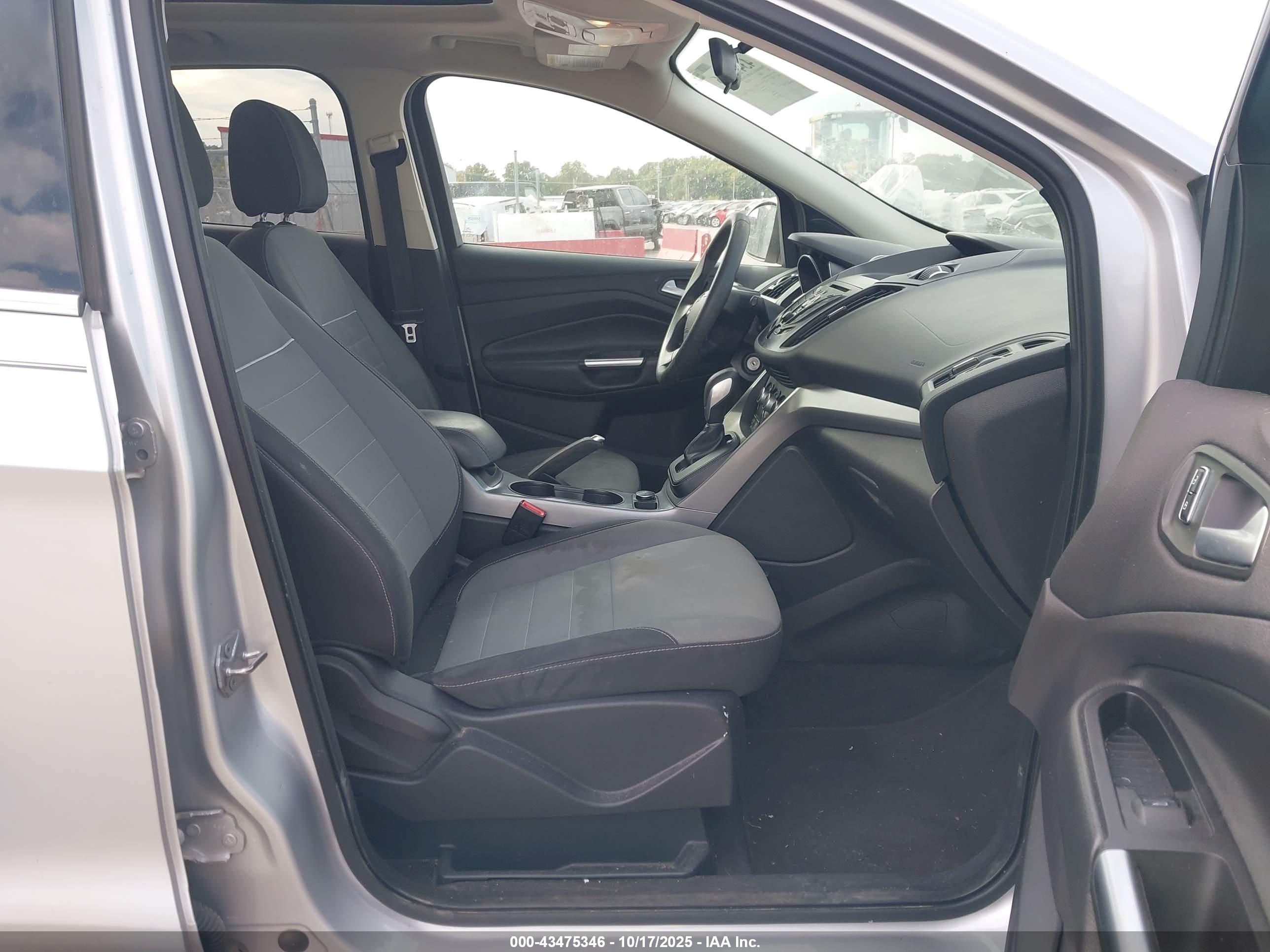 FORD ESCAPE image 5