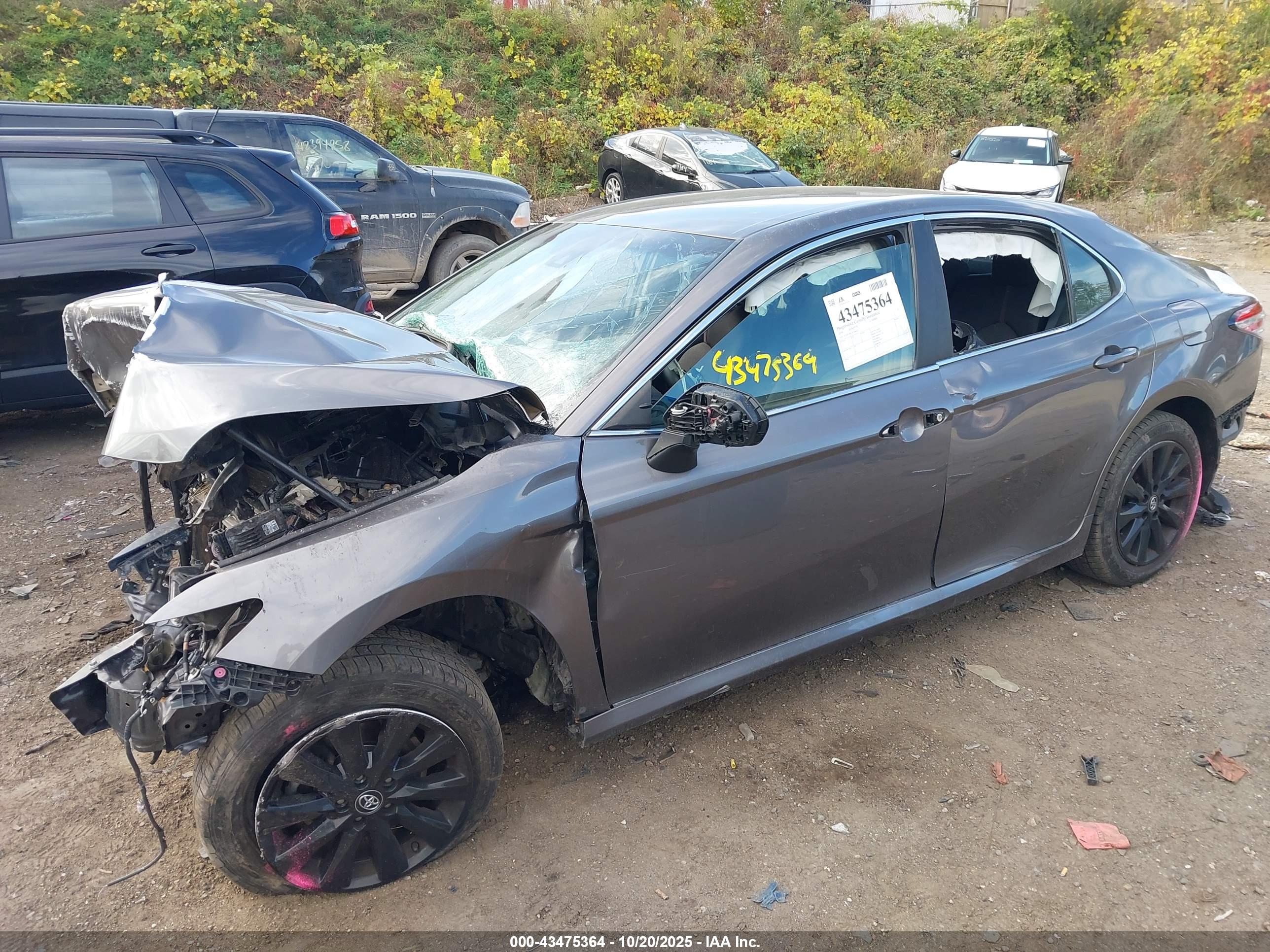 TOYOTA CAMRY image 2