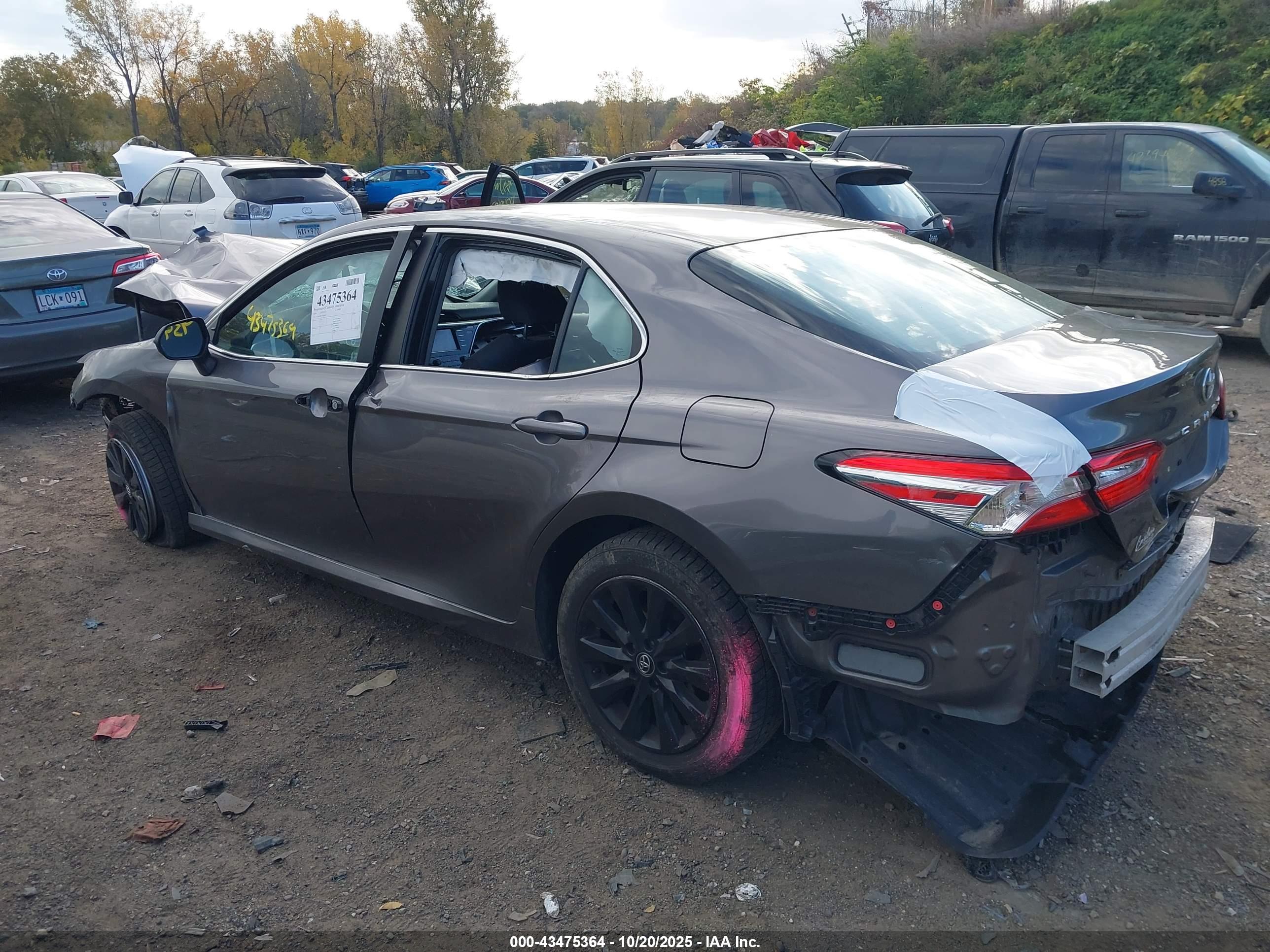 TOYOTA CAMRY image 3