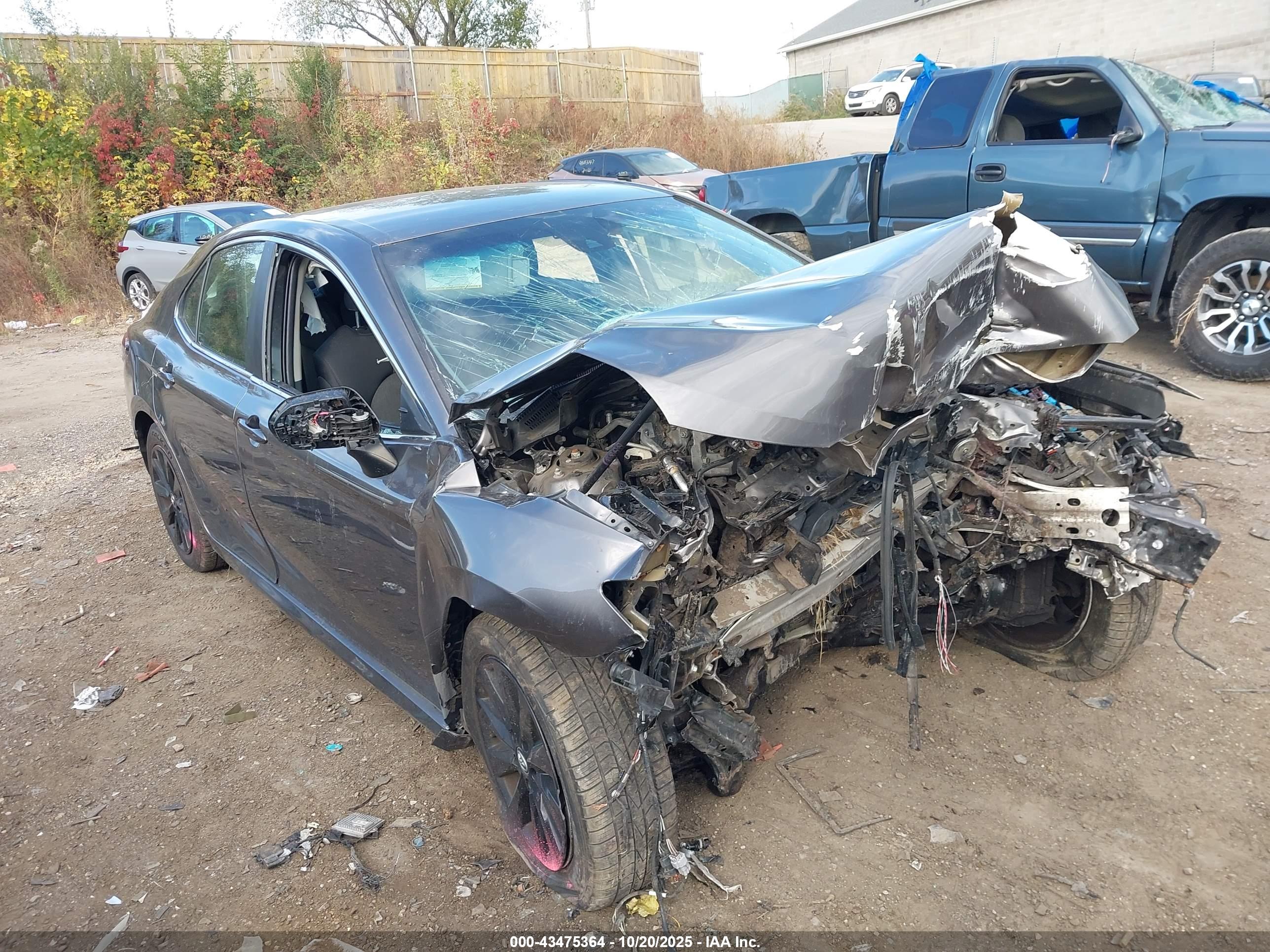 TOYOTA CAMRY image 6