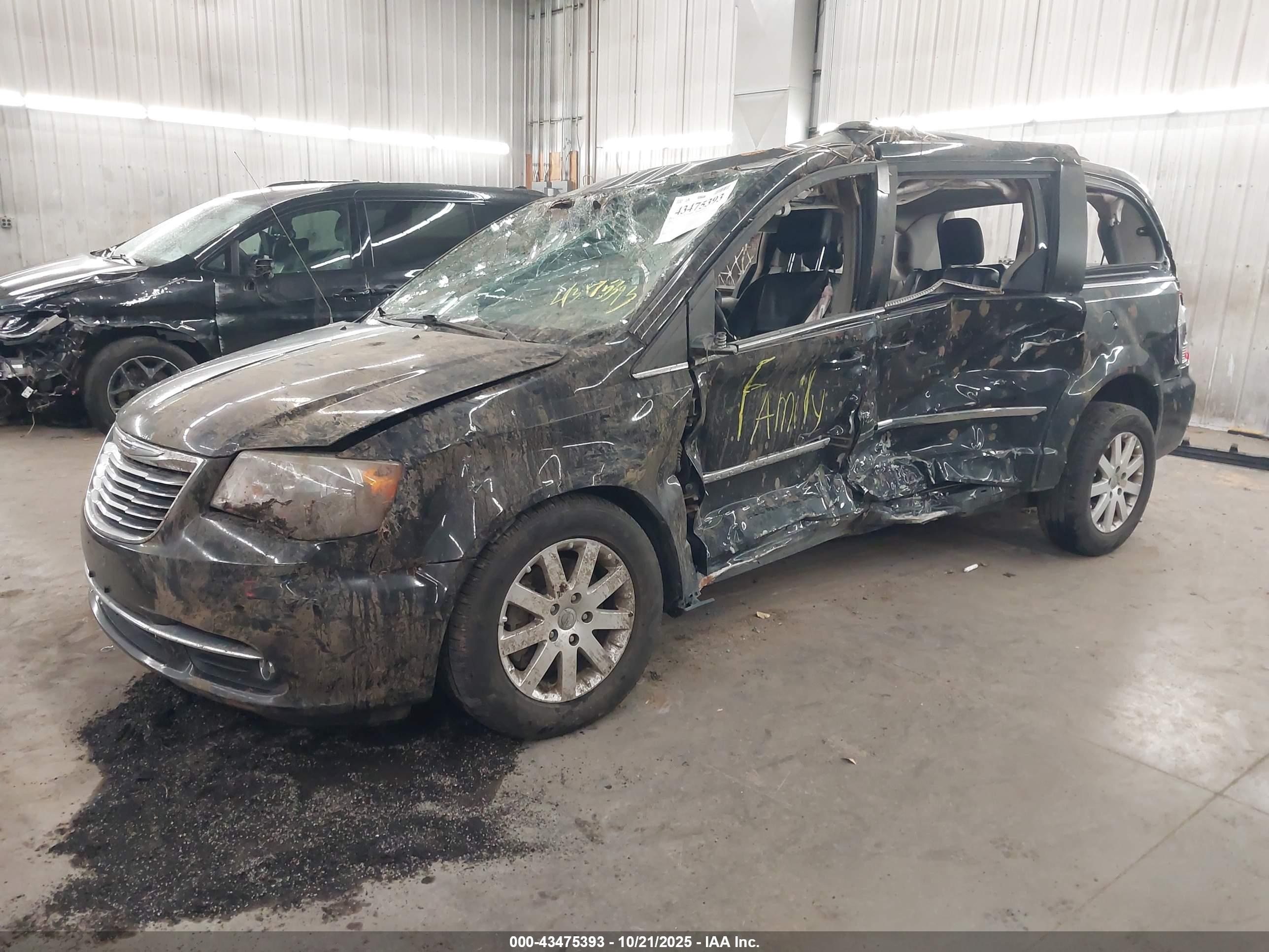 CHRYSLER TOWN image 2
