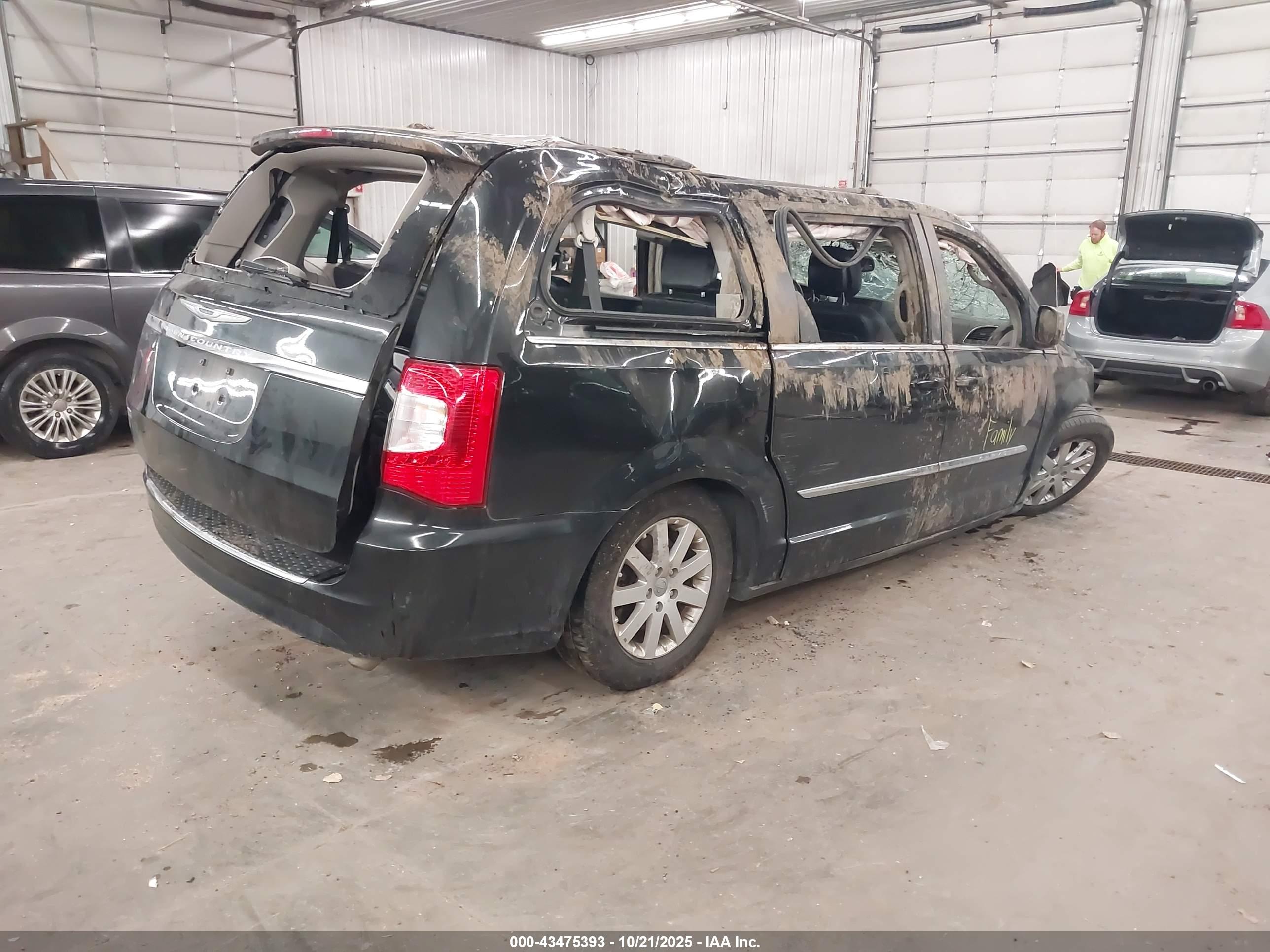 CHRYSLER TOWN image 4