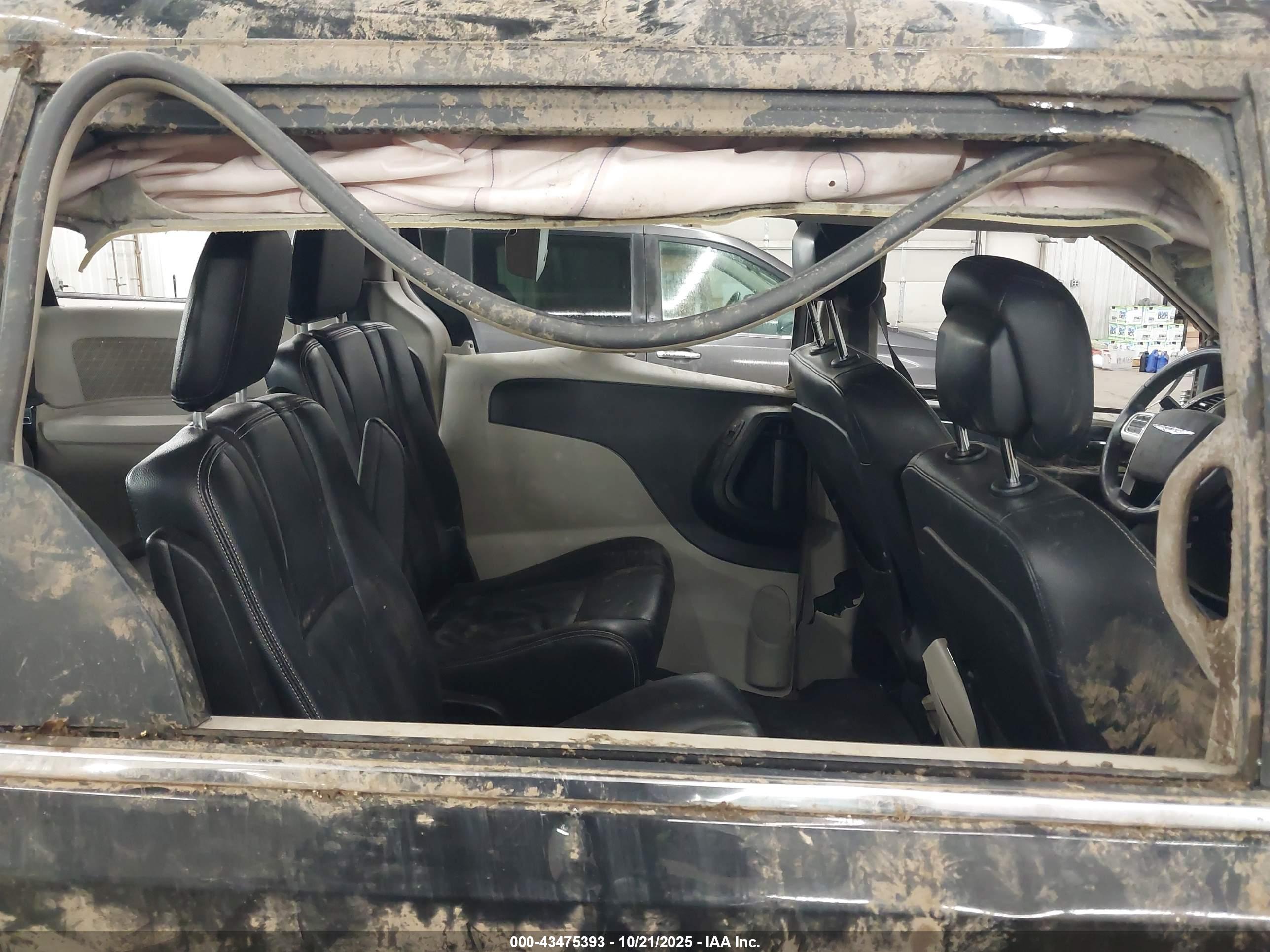 CHRYSLER TOWN image 8