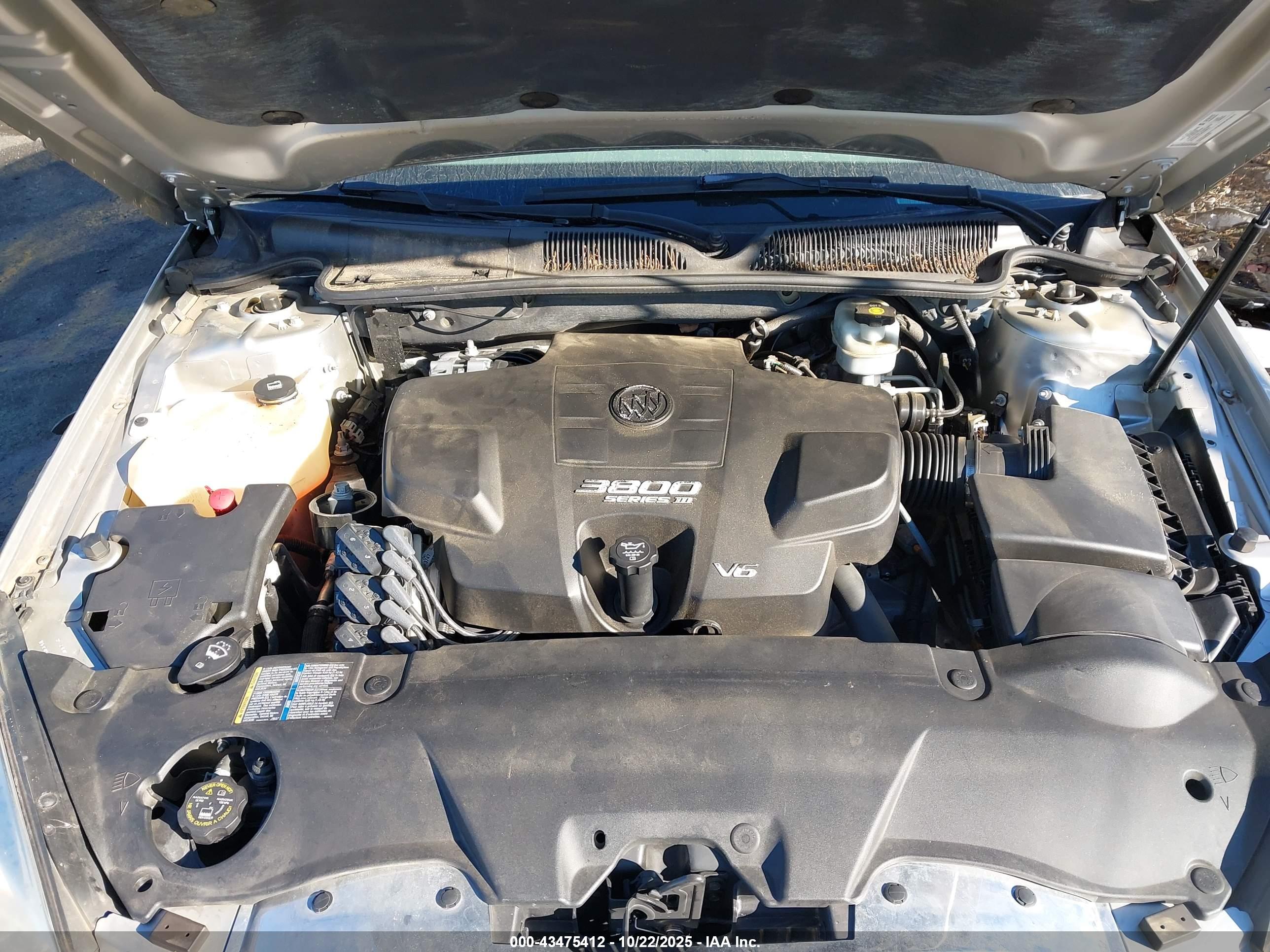BUICK LUCERNE image 10