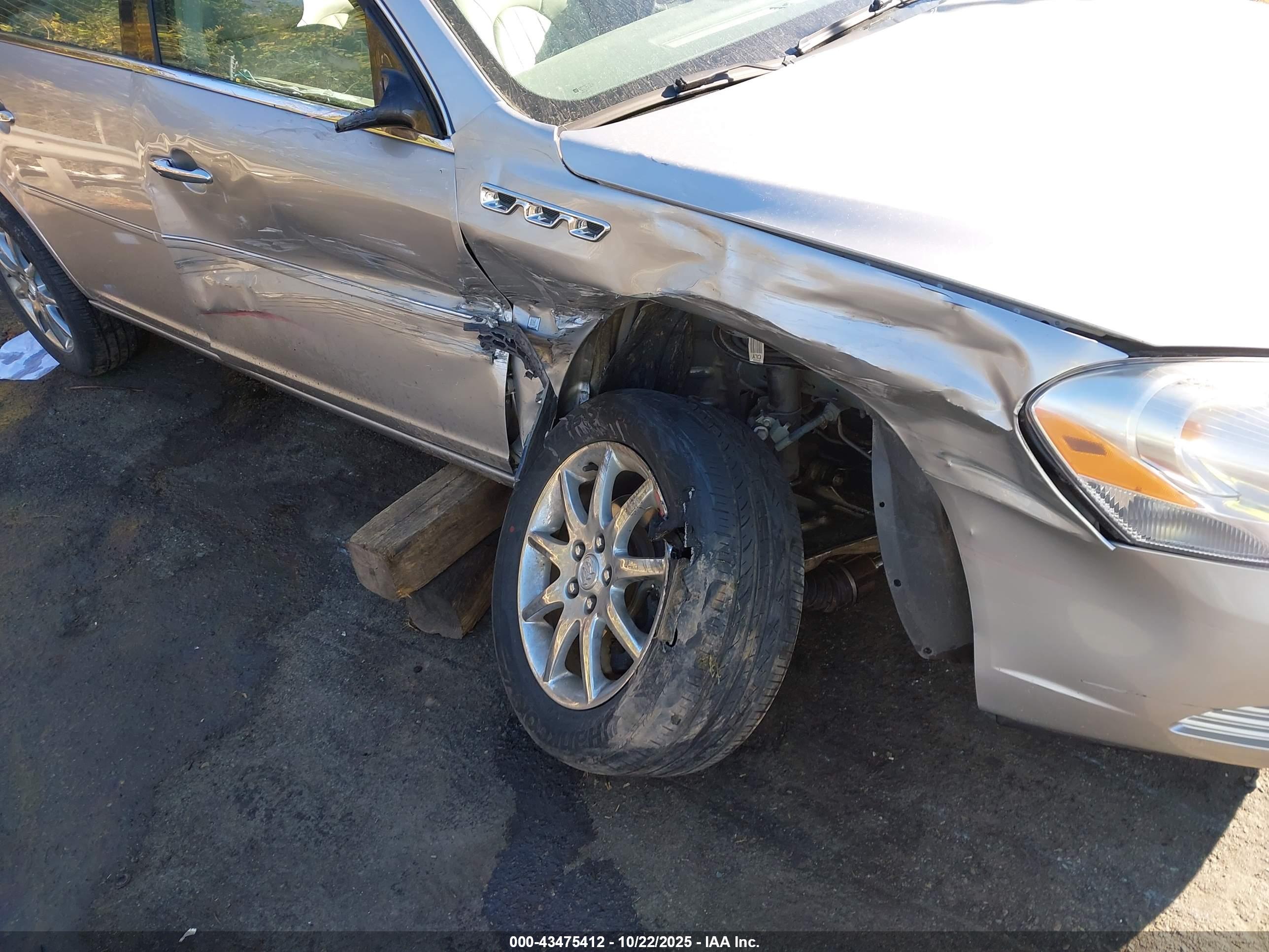 BUICK LUCERNE image 6