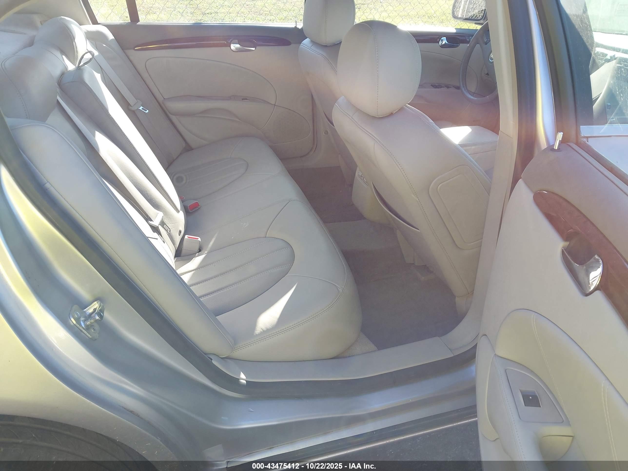 BUICK LUCERNE image 8