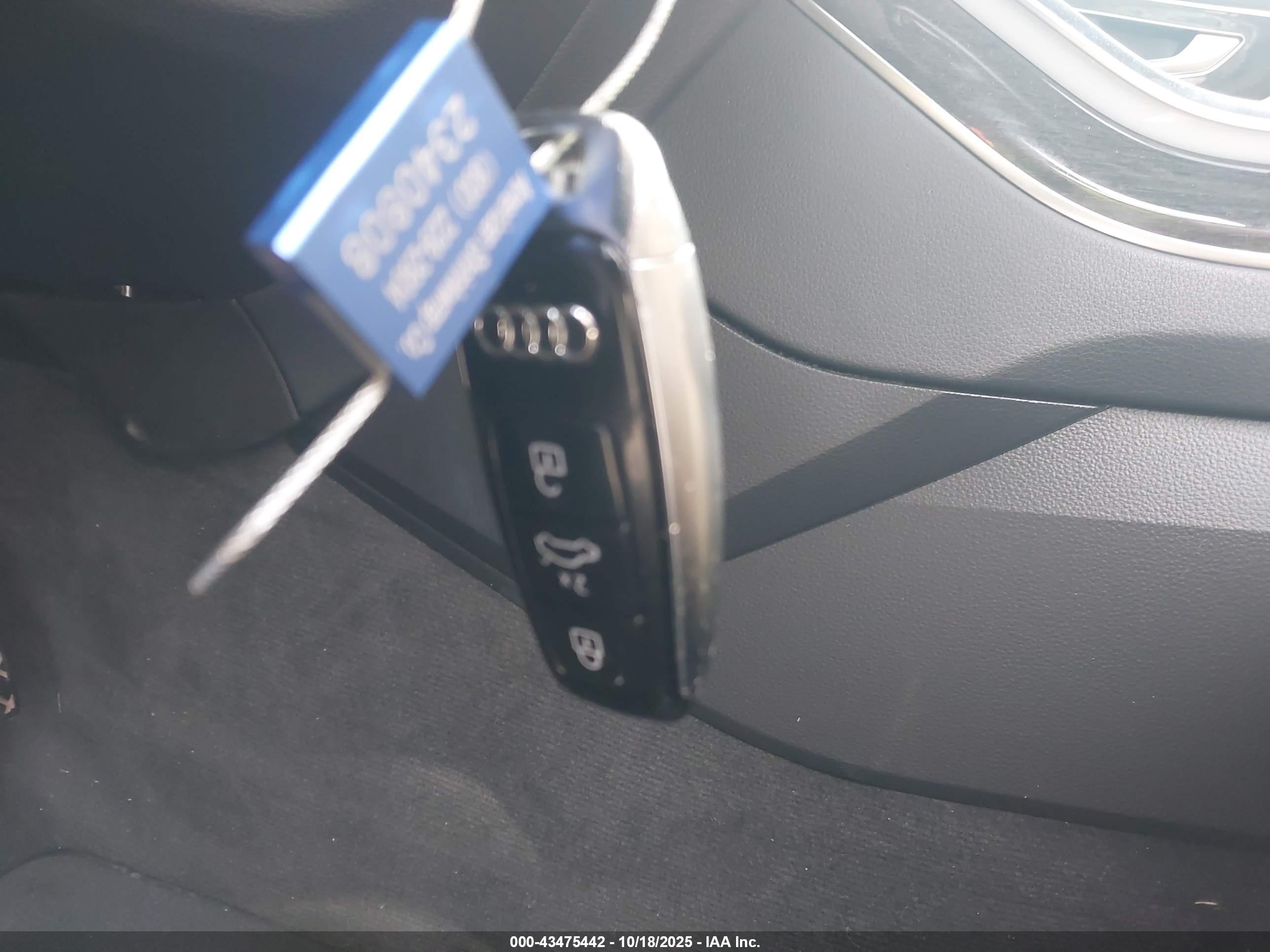 AUDI Q7 image 11
