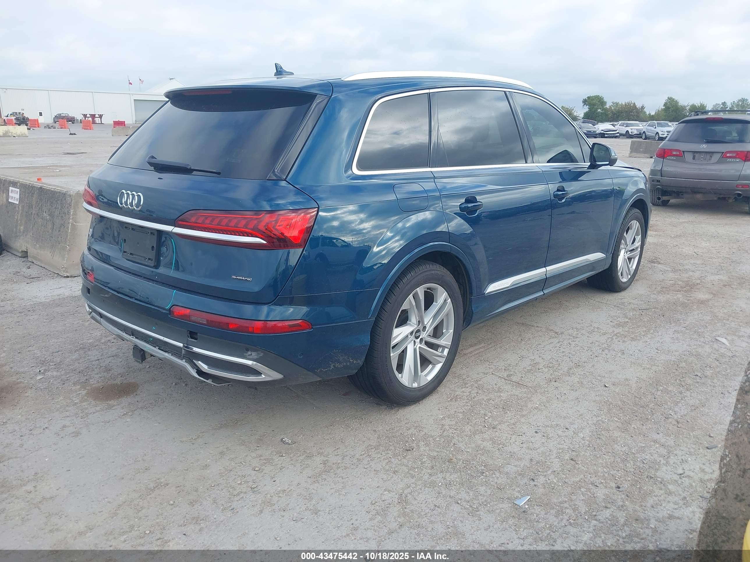 AUDI Q7 image 4
