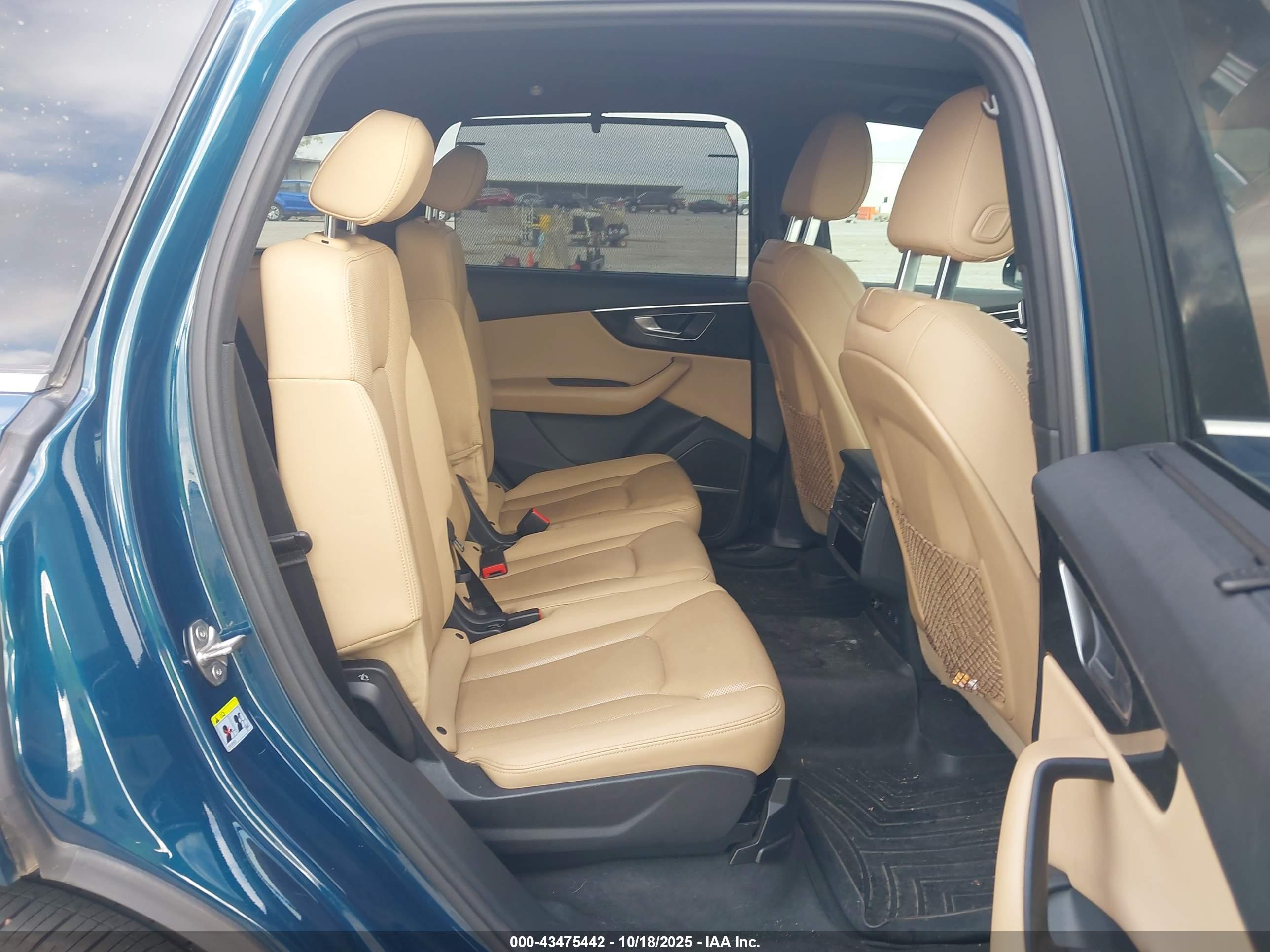 AUDI Q7 image 8