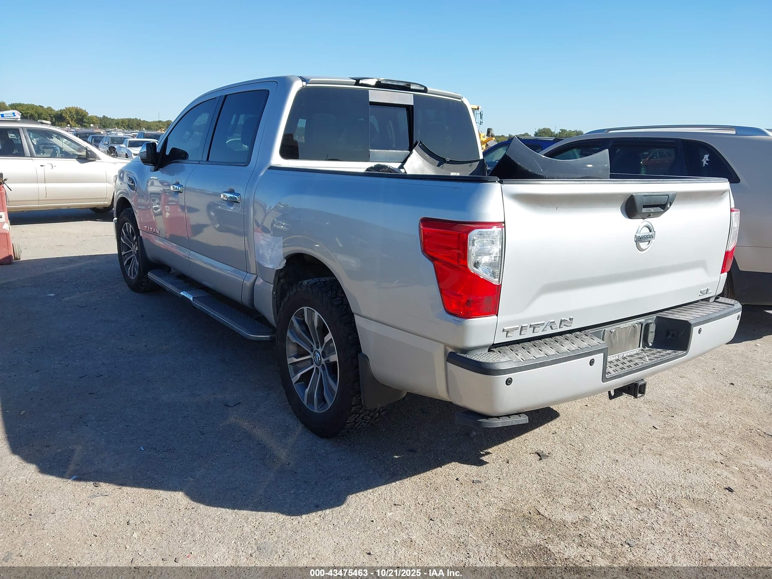 NISSAN TITAN image 3