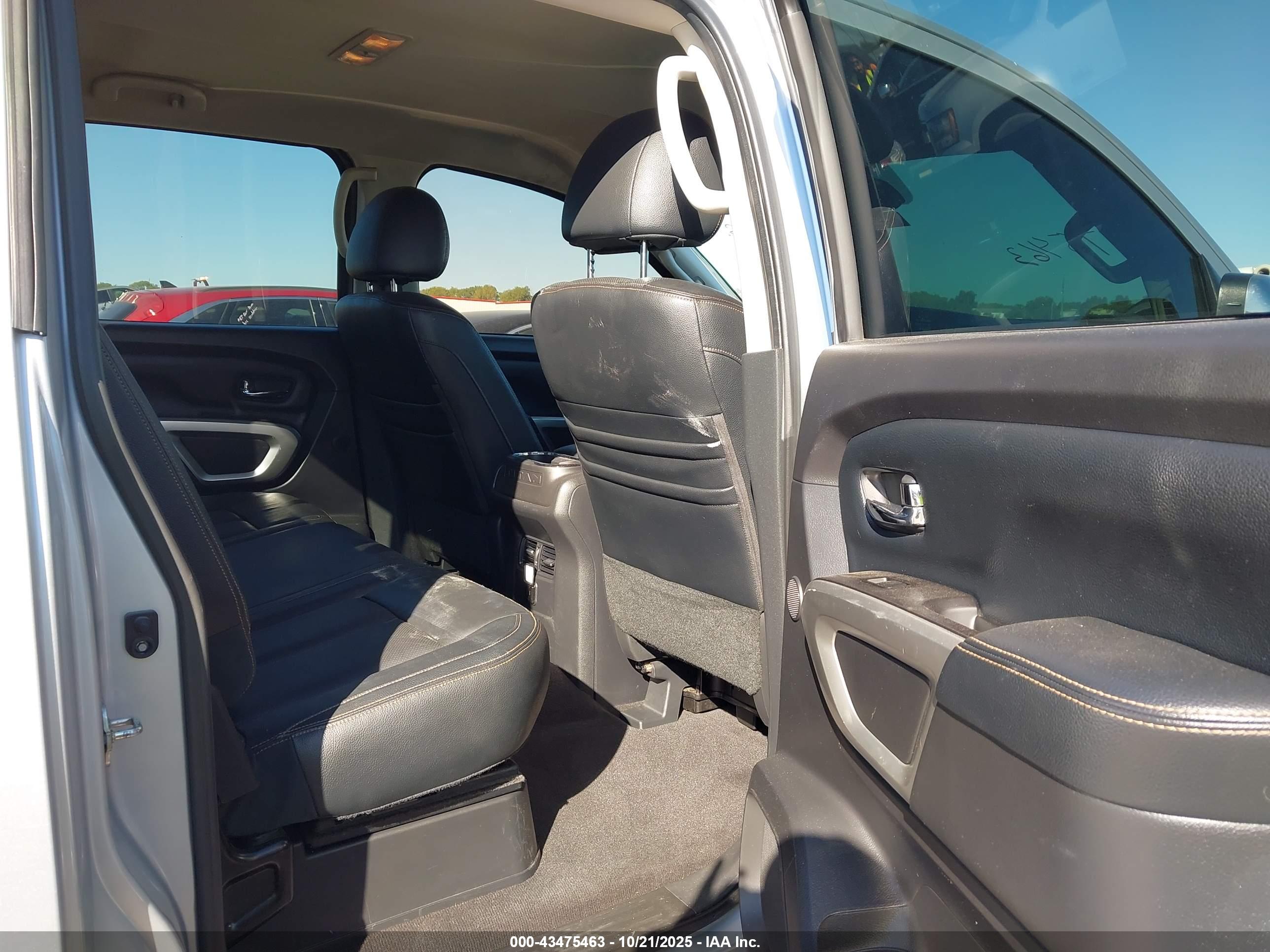 NISSAN TITAN image 8
