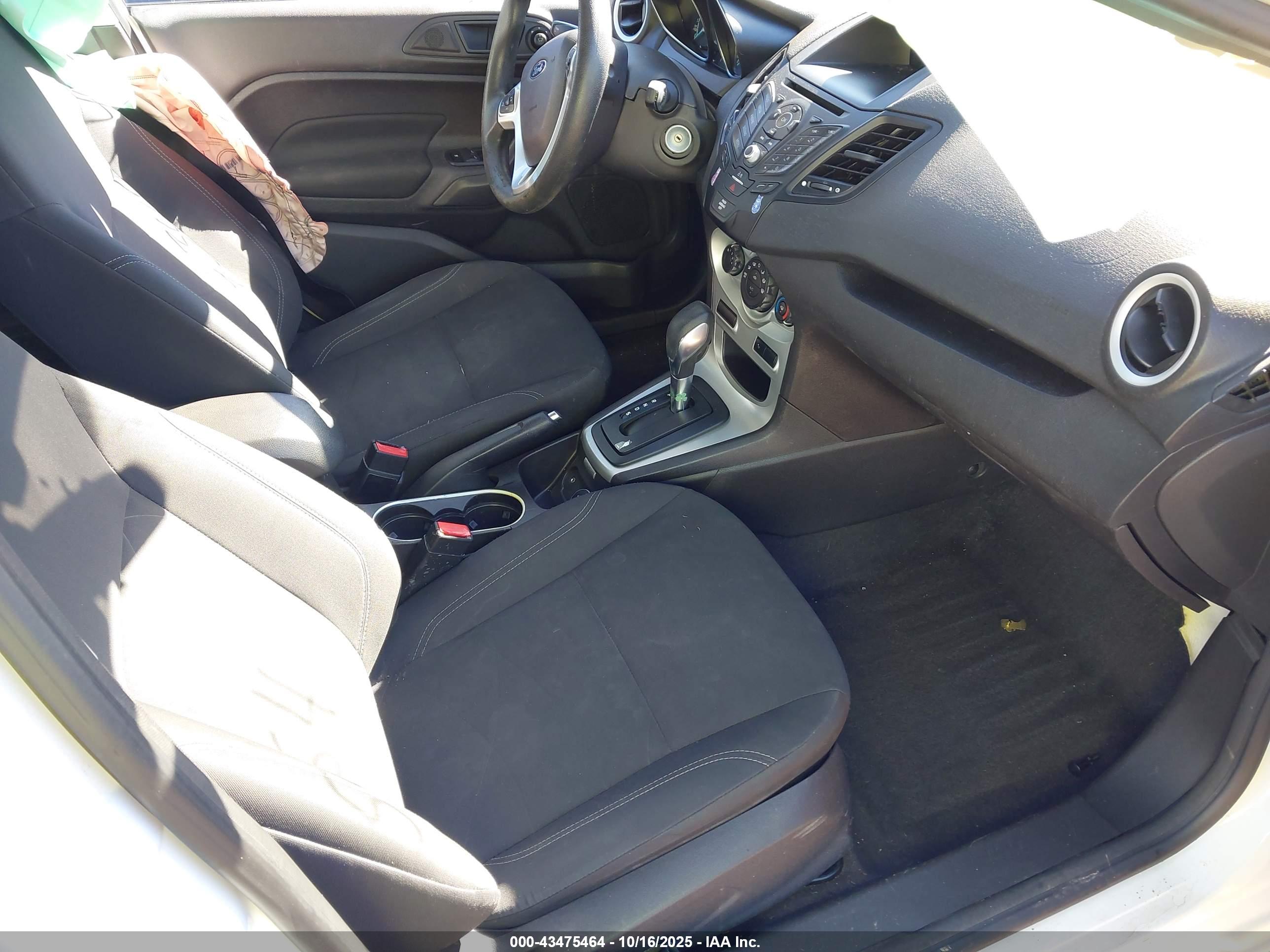 FORD FIESTA image 5