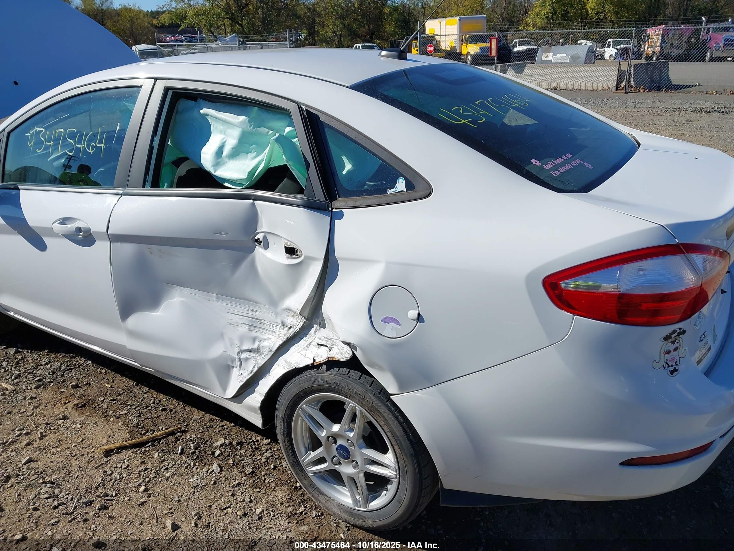 FORD FIESTA image 6