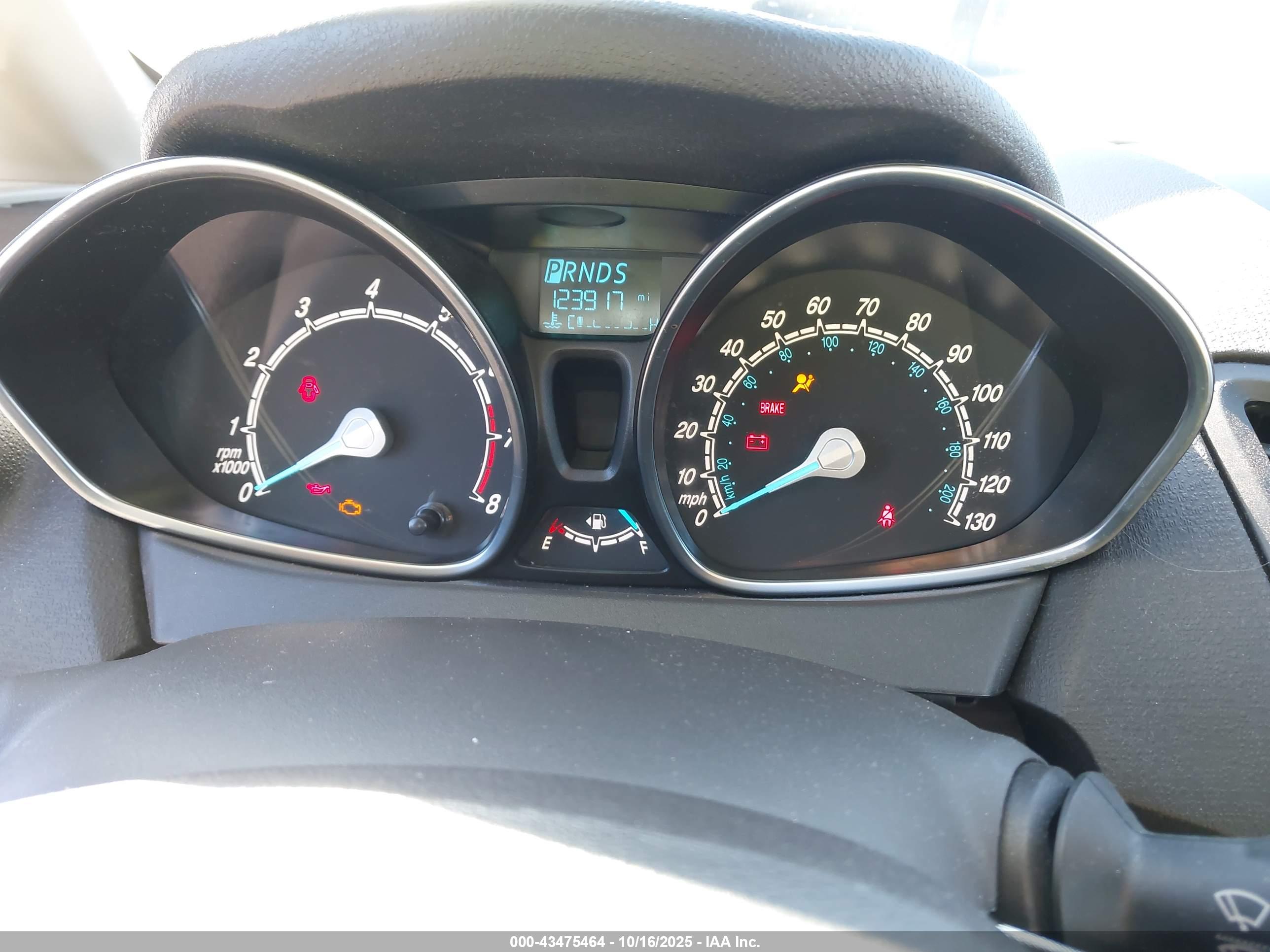 FORD FIESTA image 7