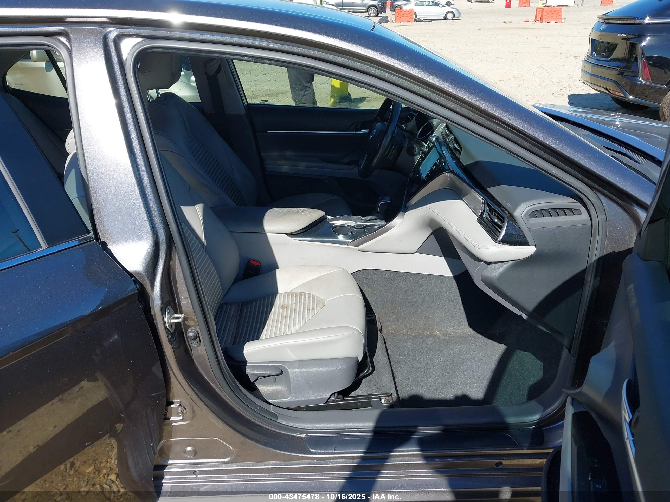 TOYOTA CAMRY image 5