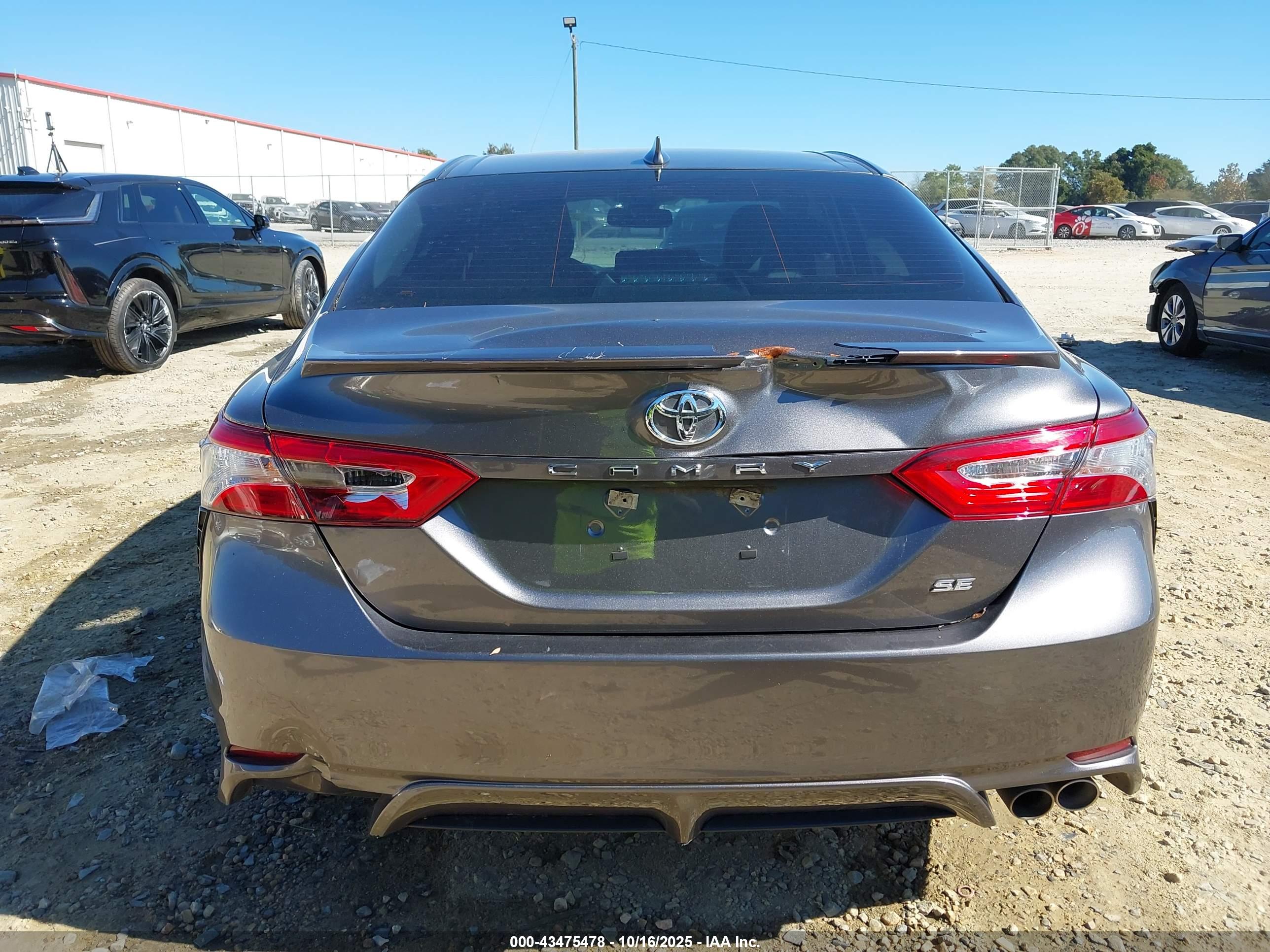 TOYOTA CAMRY image 6