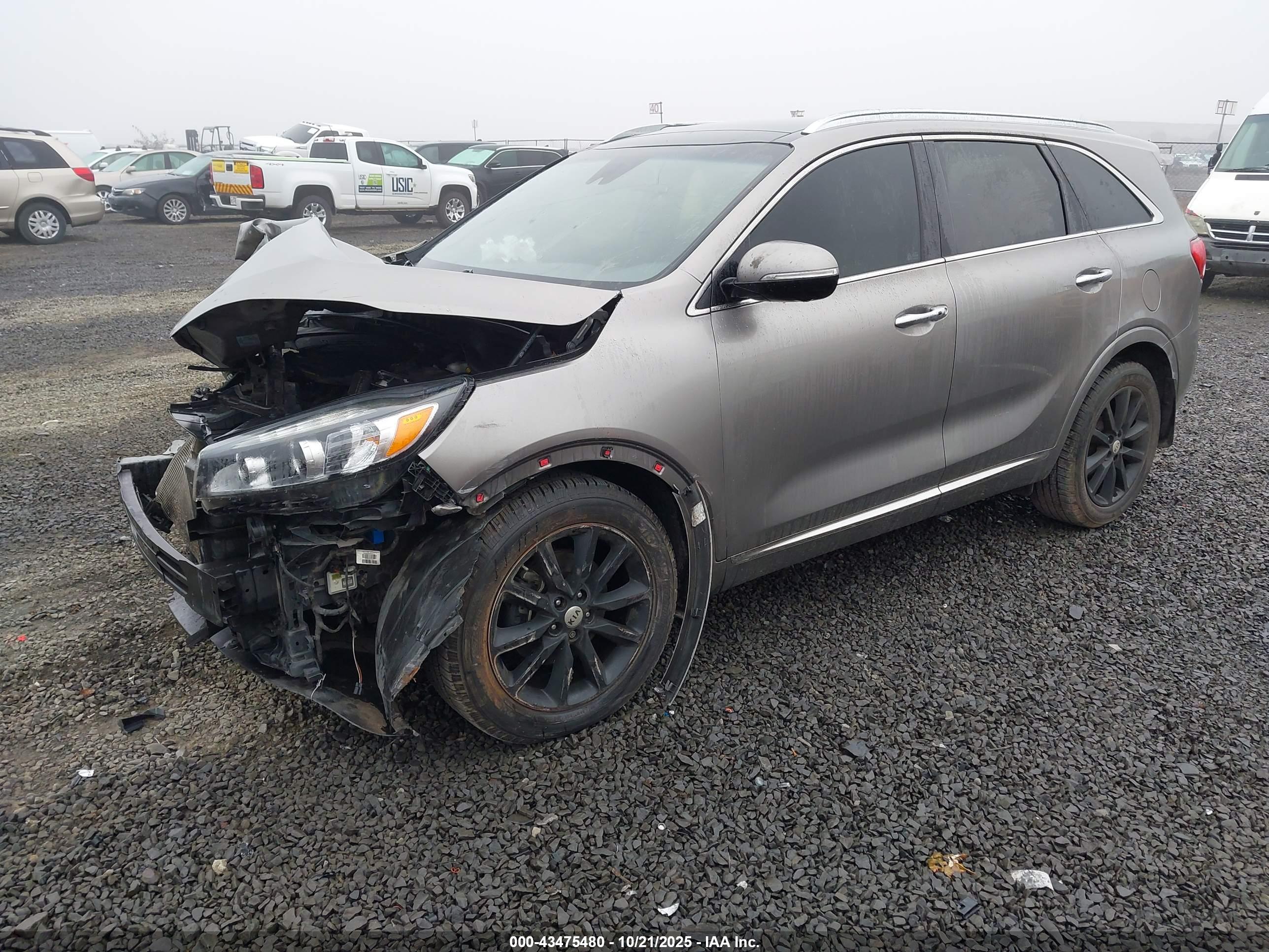 KIA SORENTO image 2