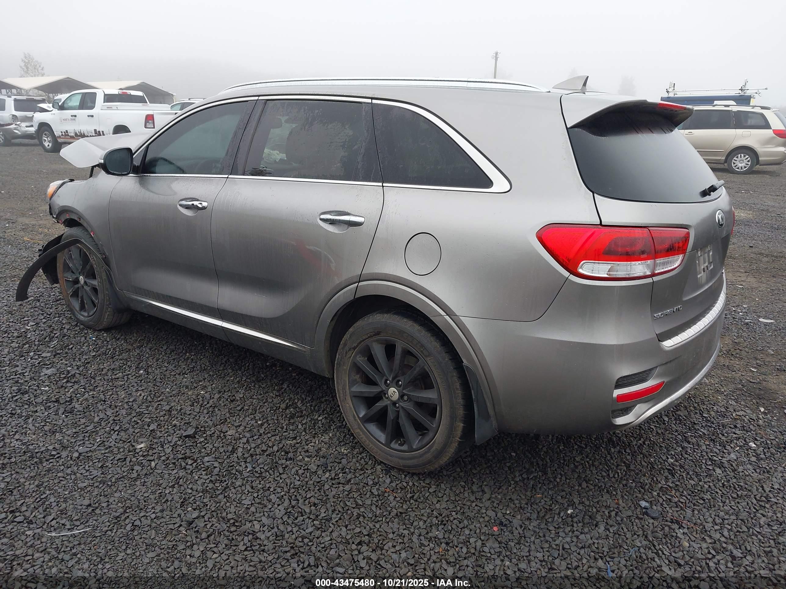 KIA SORENTO image 3