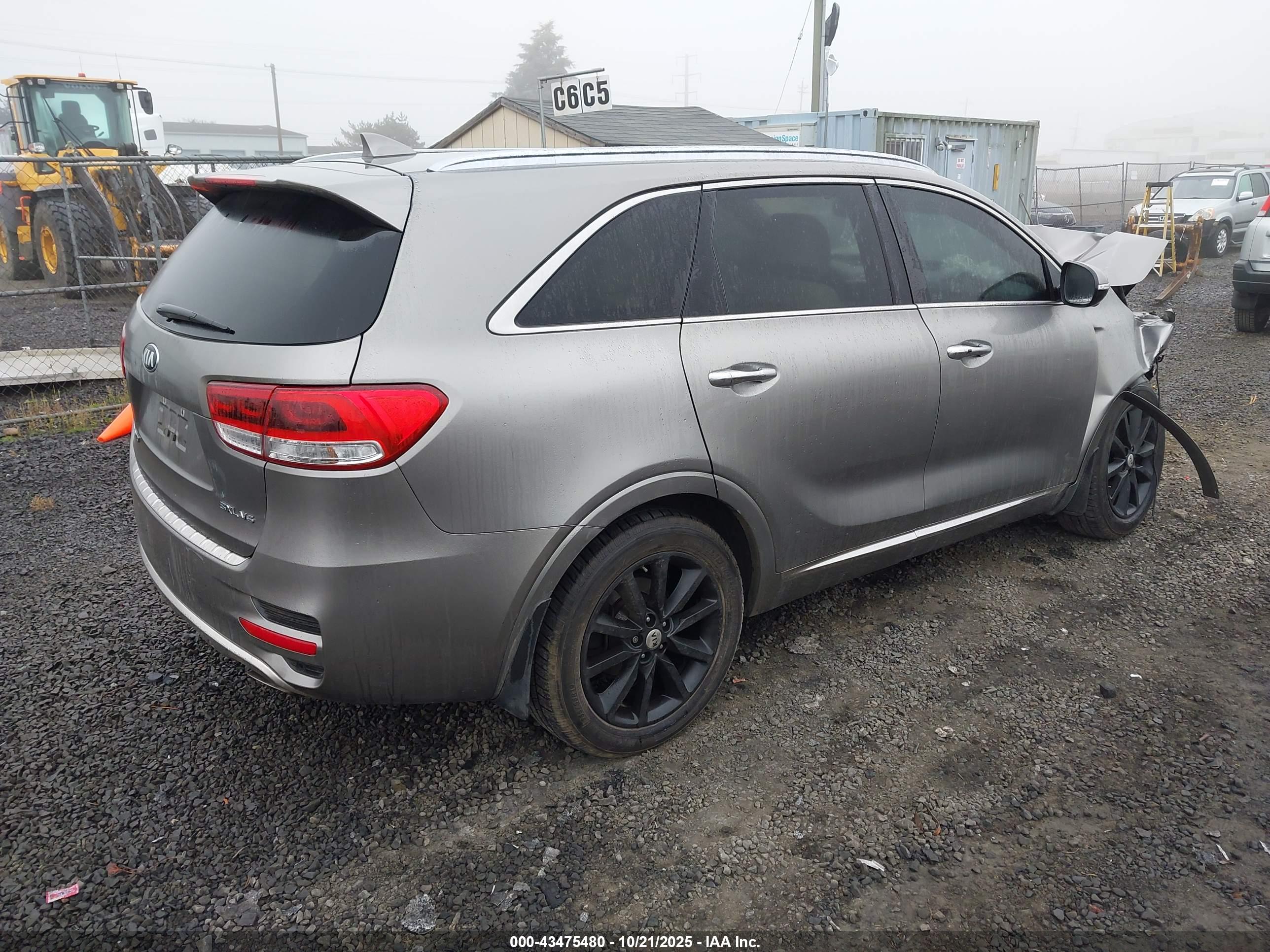 KIA SORENTO image 4