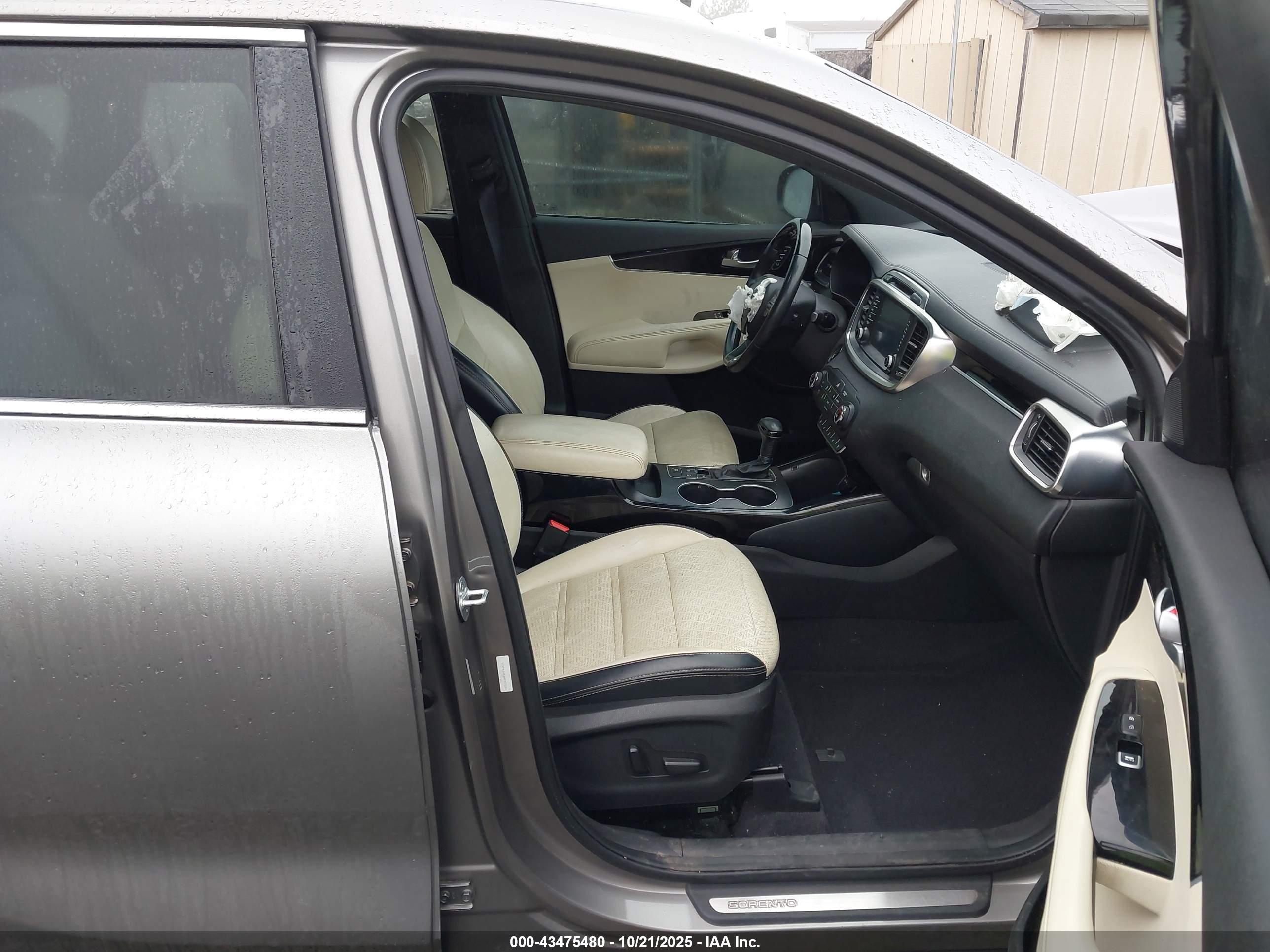 KIA SORENTO image 5