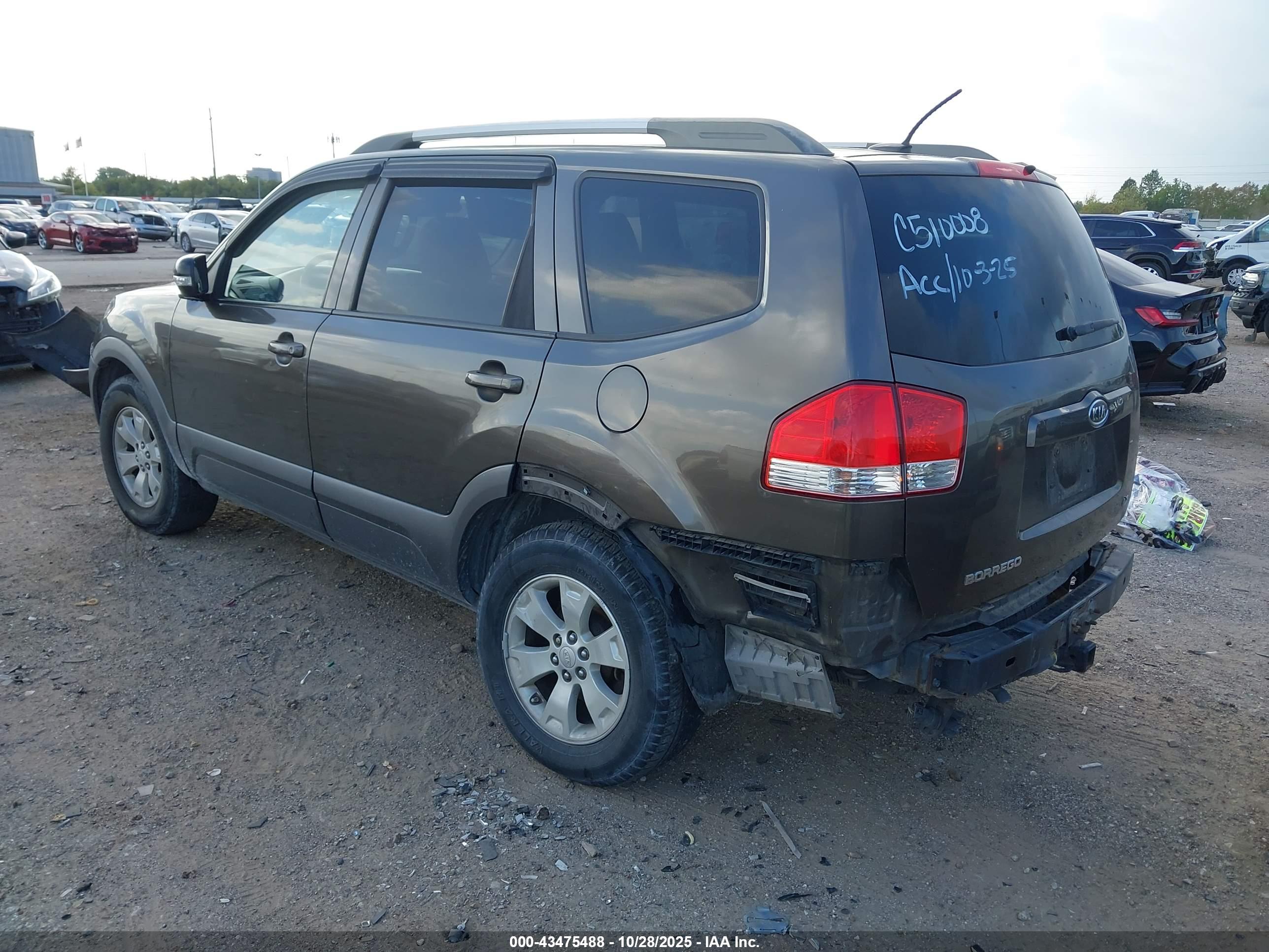 KIA BORREGO image 3