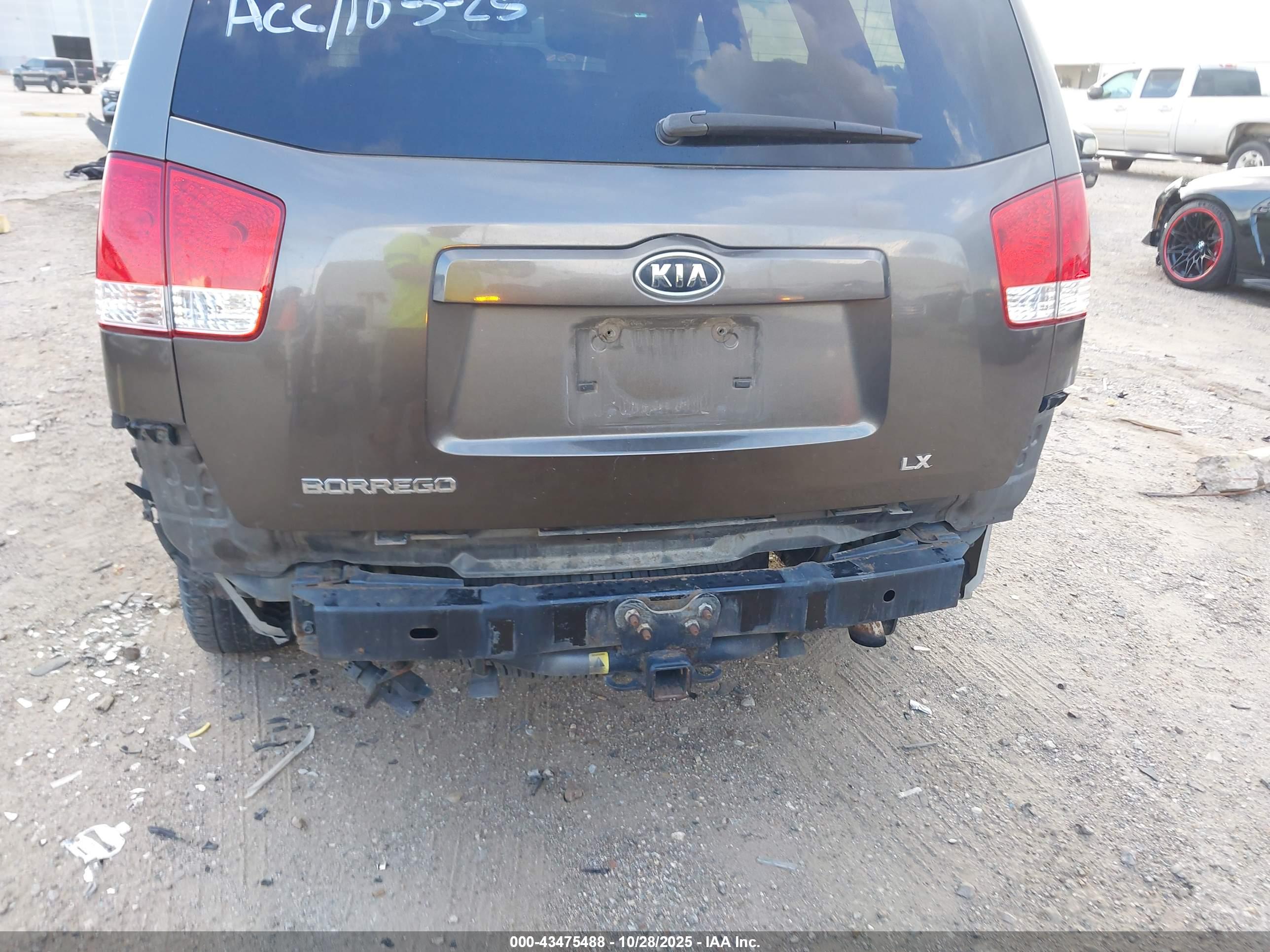 KIA BORREGO image 6
