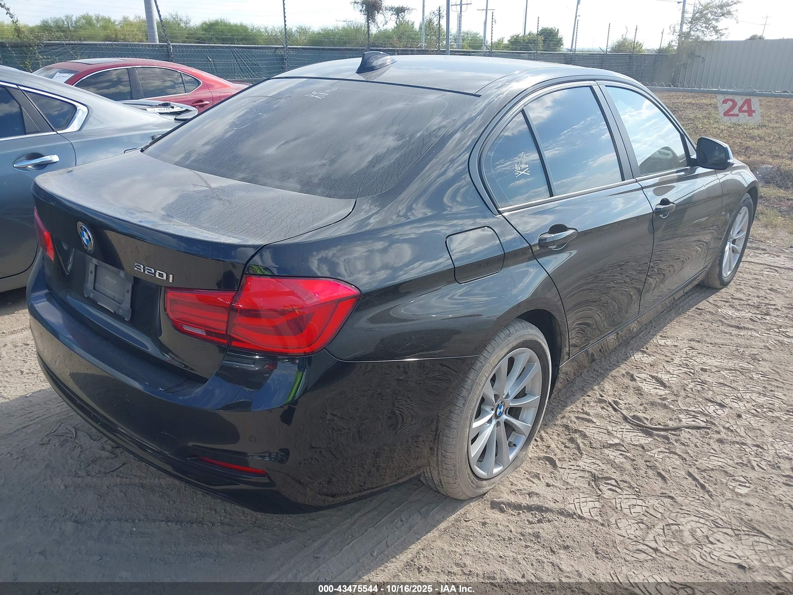 BMW 320I image 4