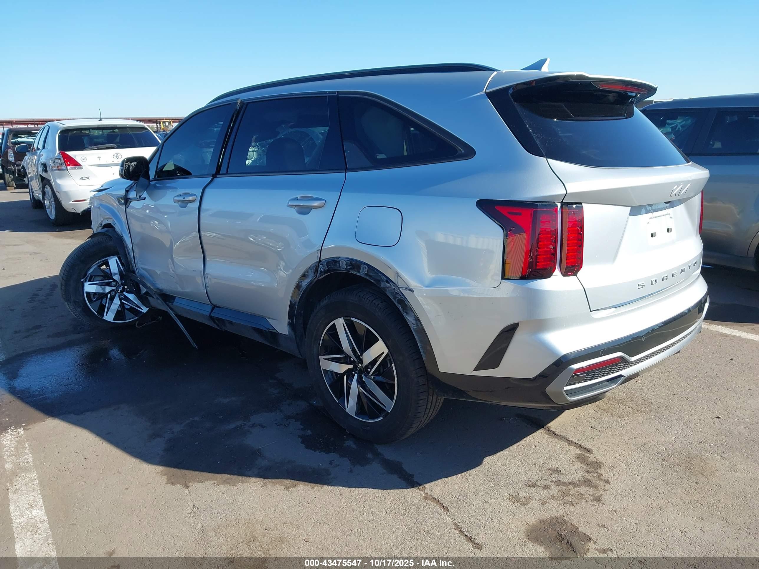 KIA SORENTO image 3