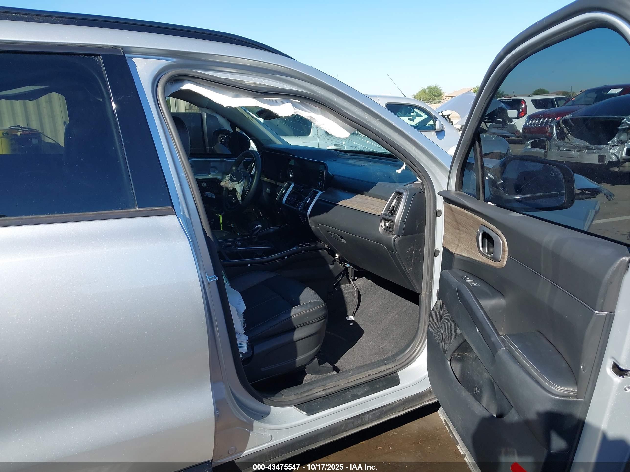 KIA SORENTO image 5