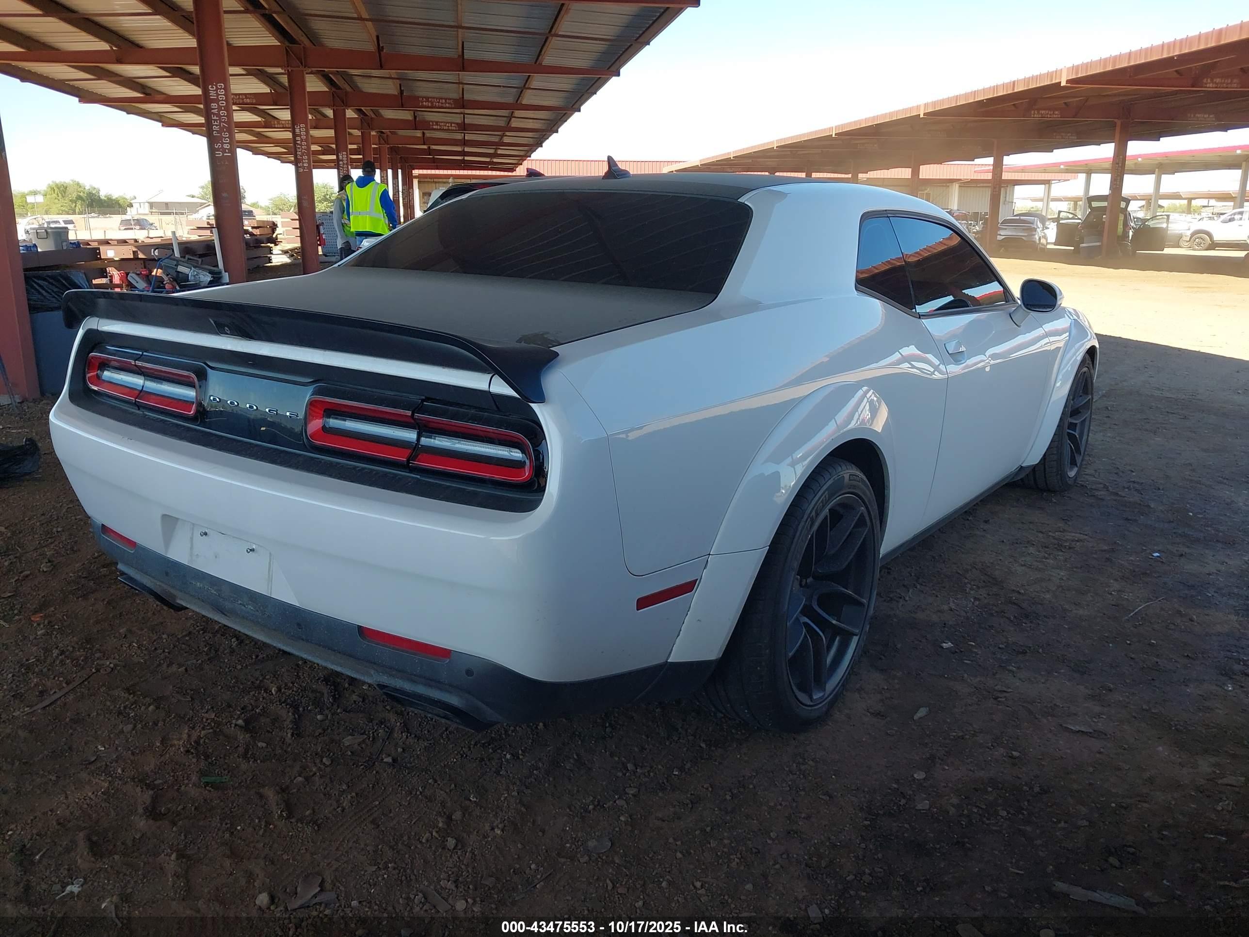 DODGE CHALLENGER image 4