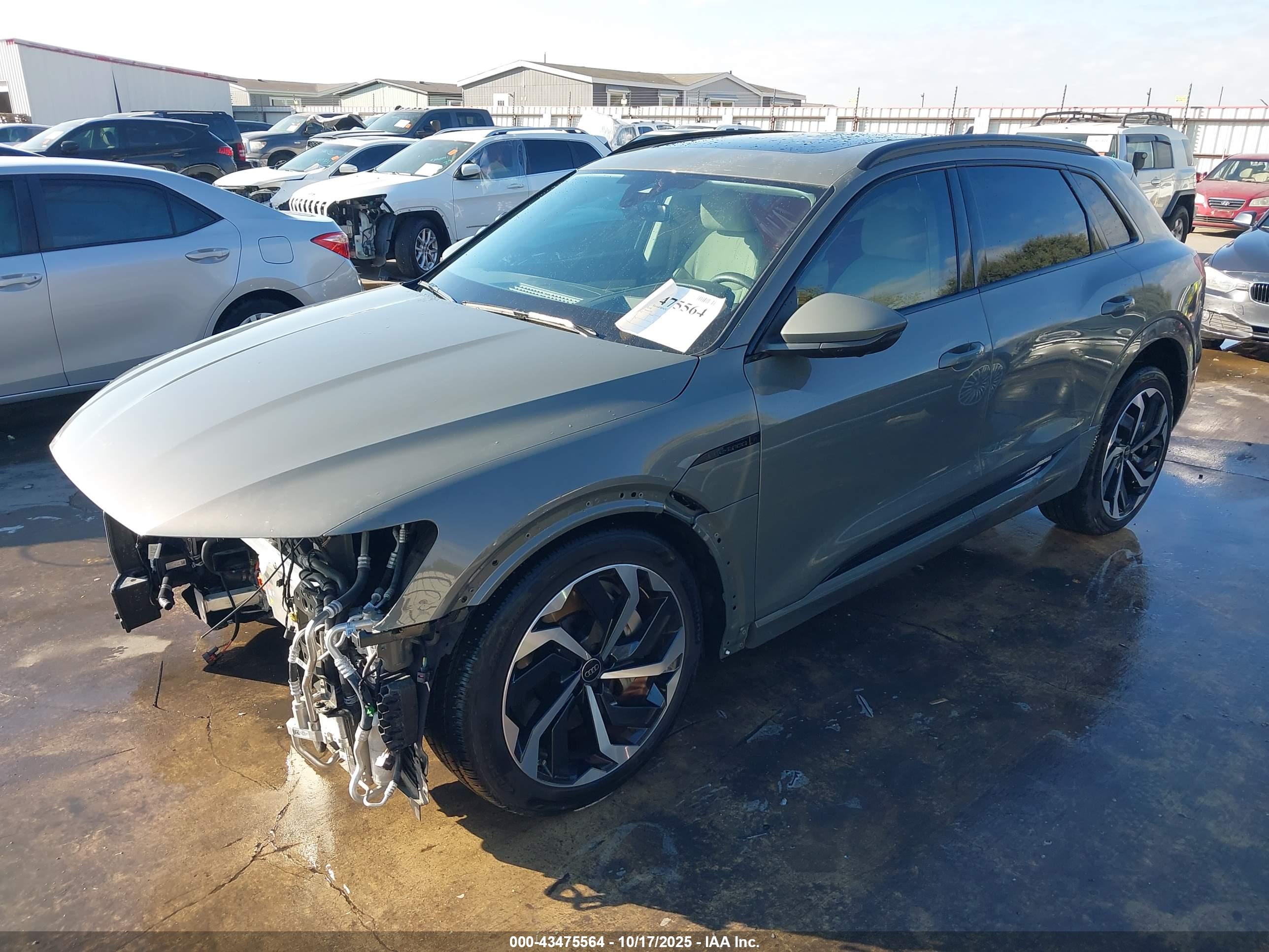 AUDI Q8 image 2