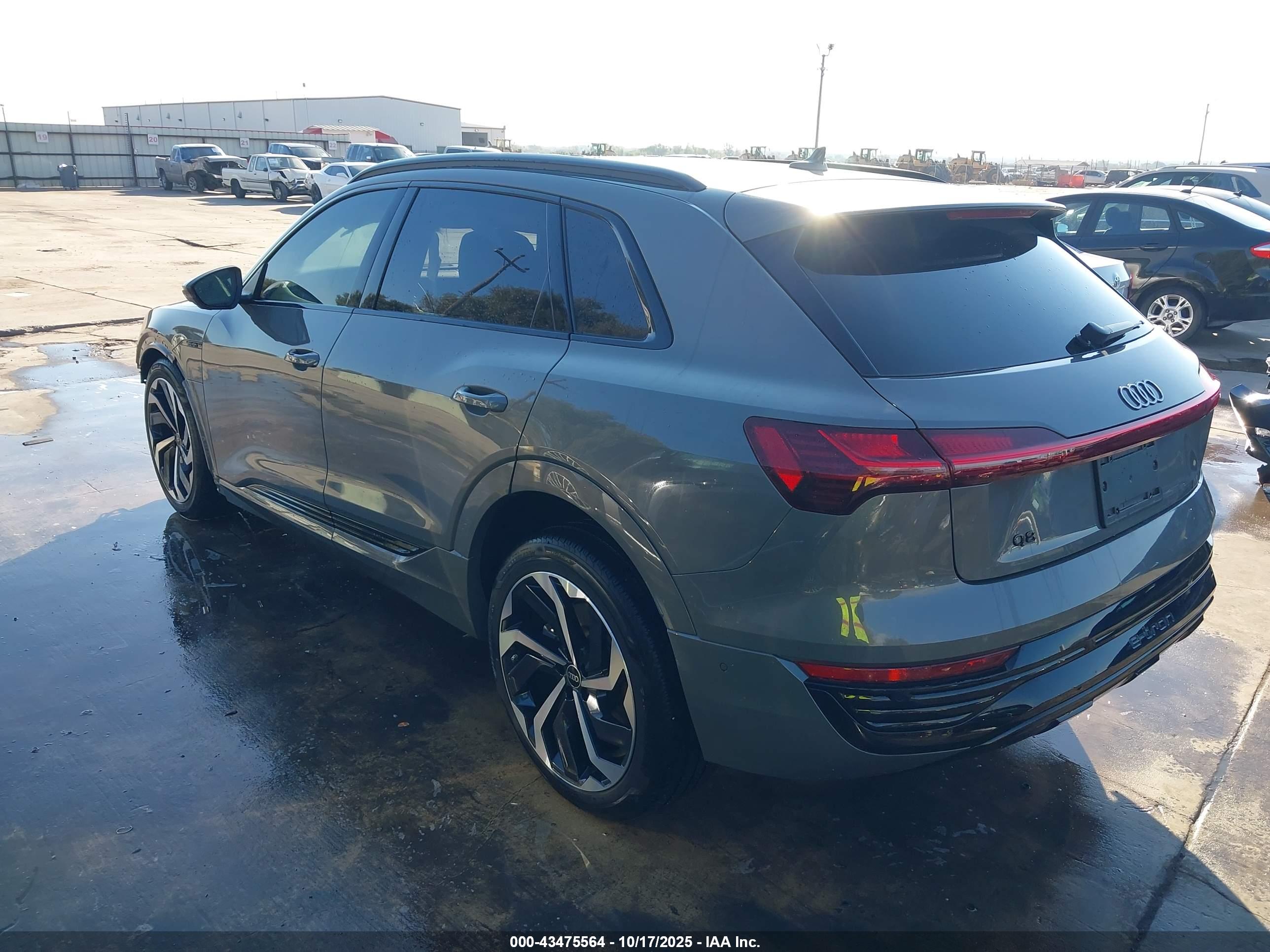AUDI Q8 image 3