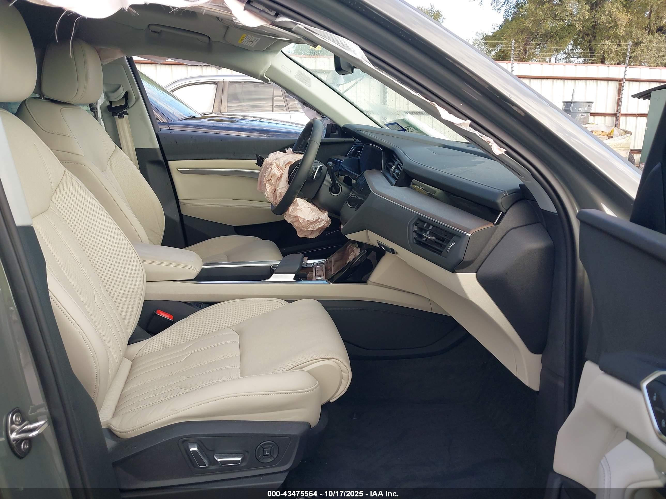 AUDI Q8 image 5