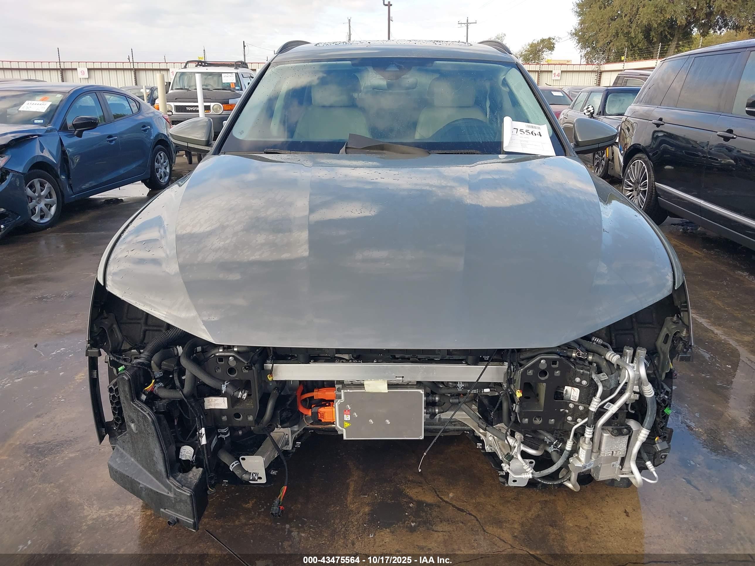 AUDI Q8 image 6