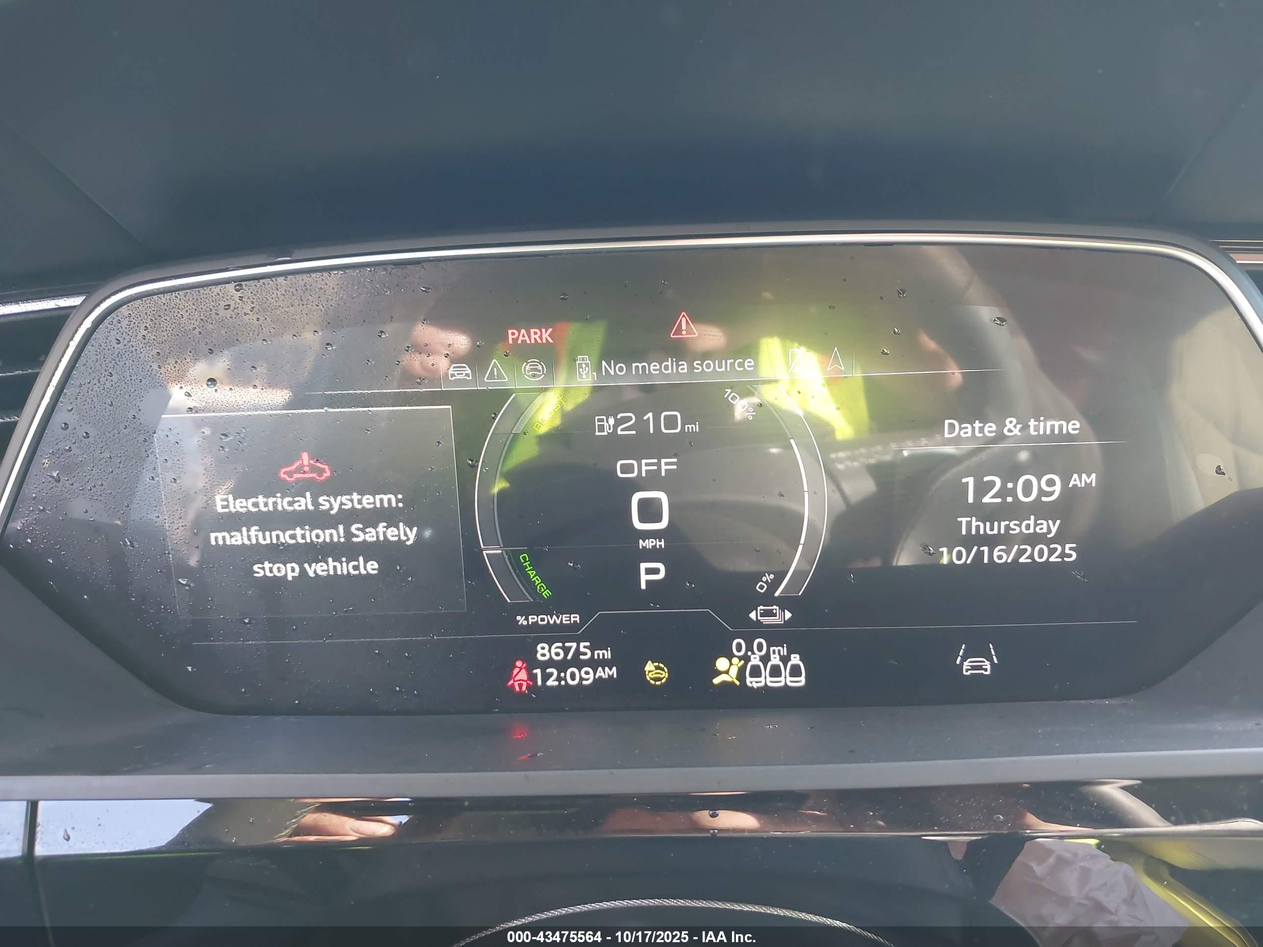 AUDI Q8 image 7