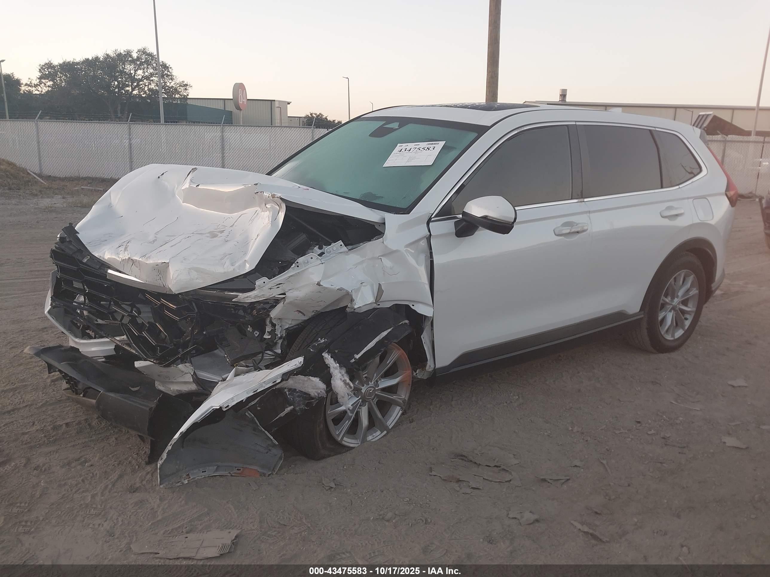 HONDA CR-V image 2