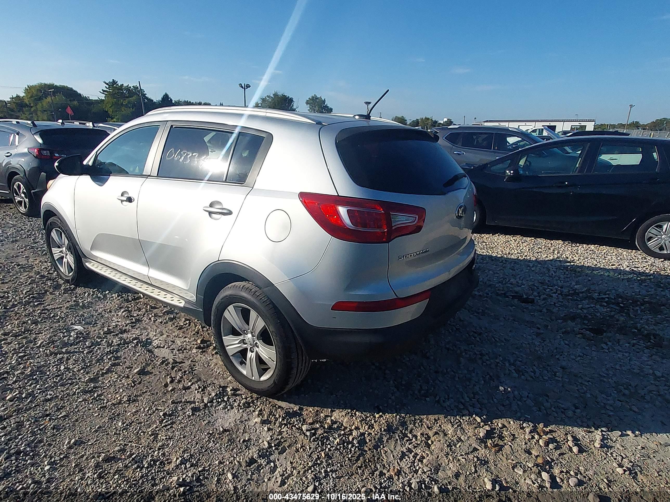 KIA SPORTAGE image 3