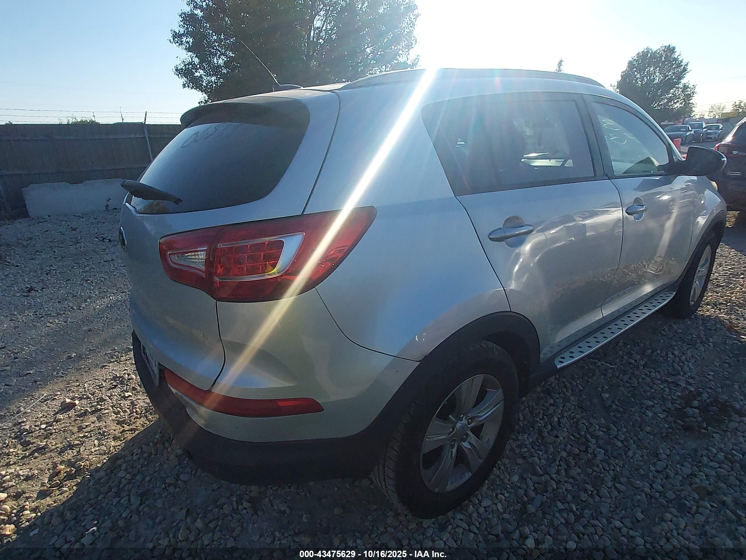 KIA SPORTAGE image 4