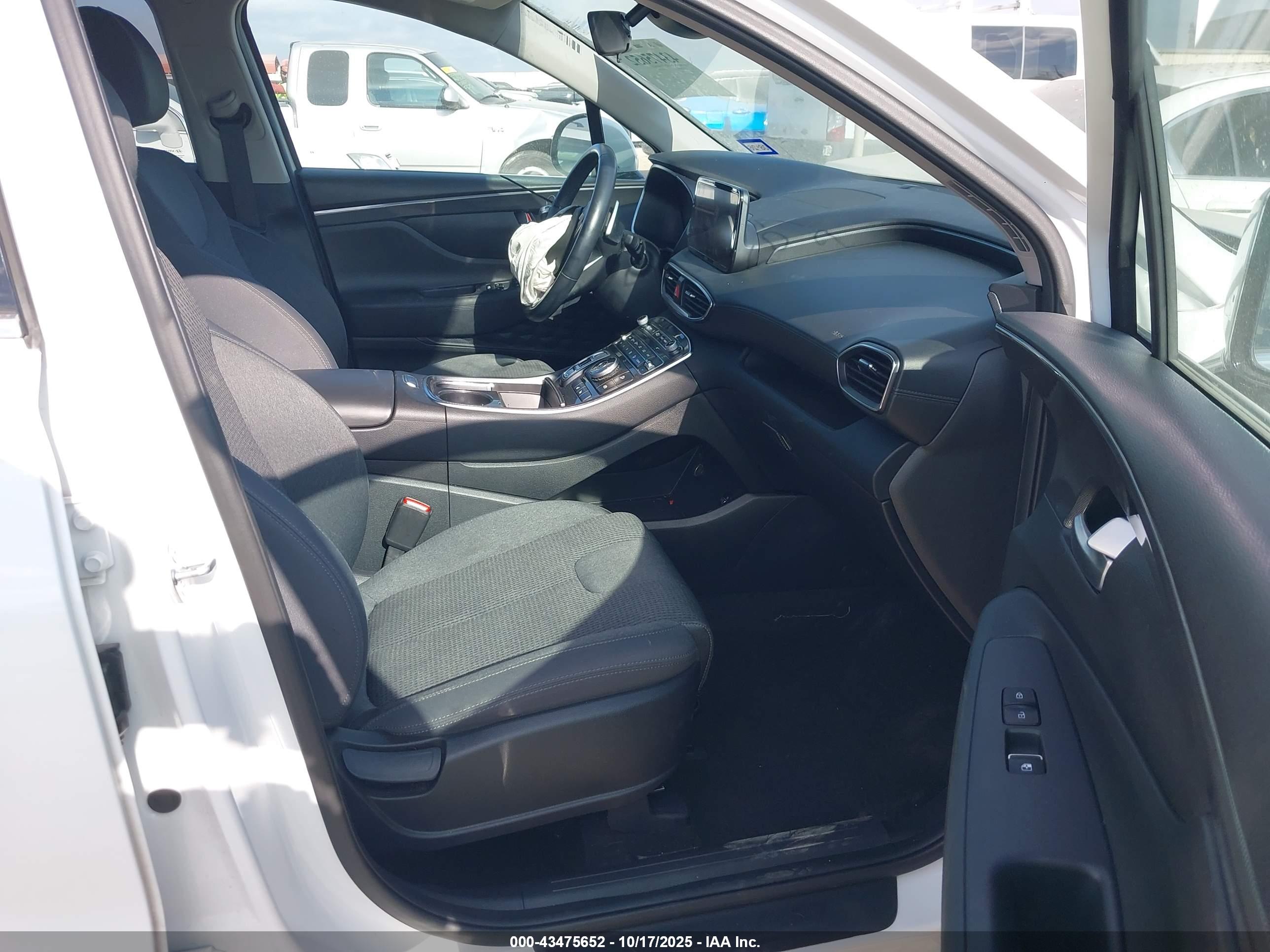 HYUNDAI SANTA image 5