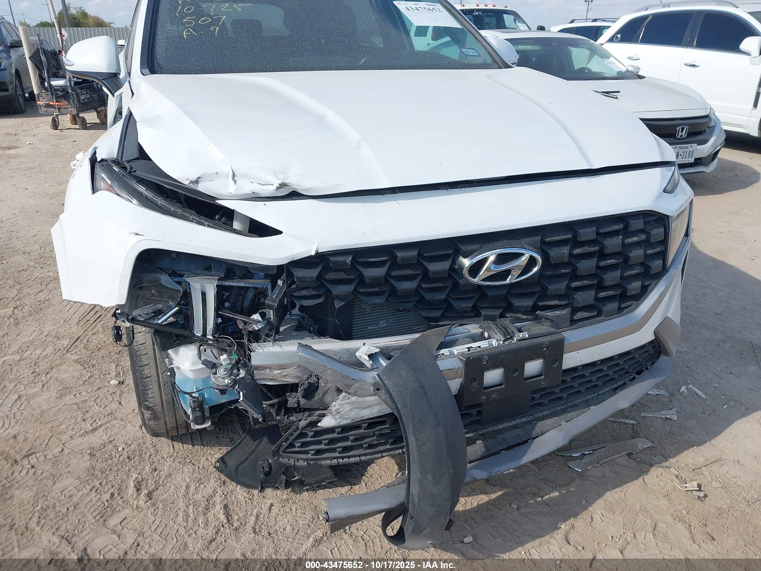 HYUNDAI SANTA image 6