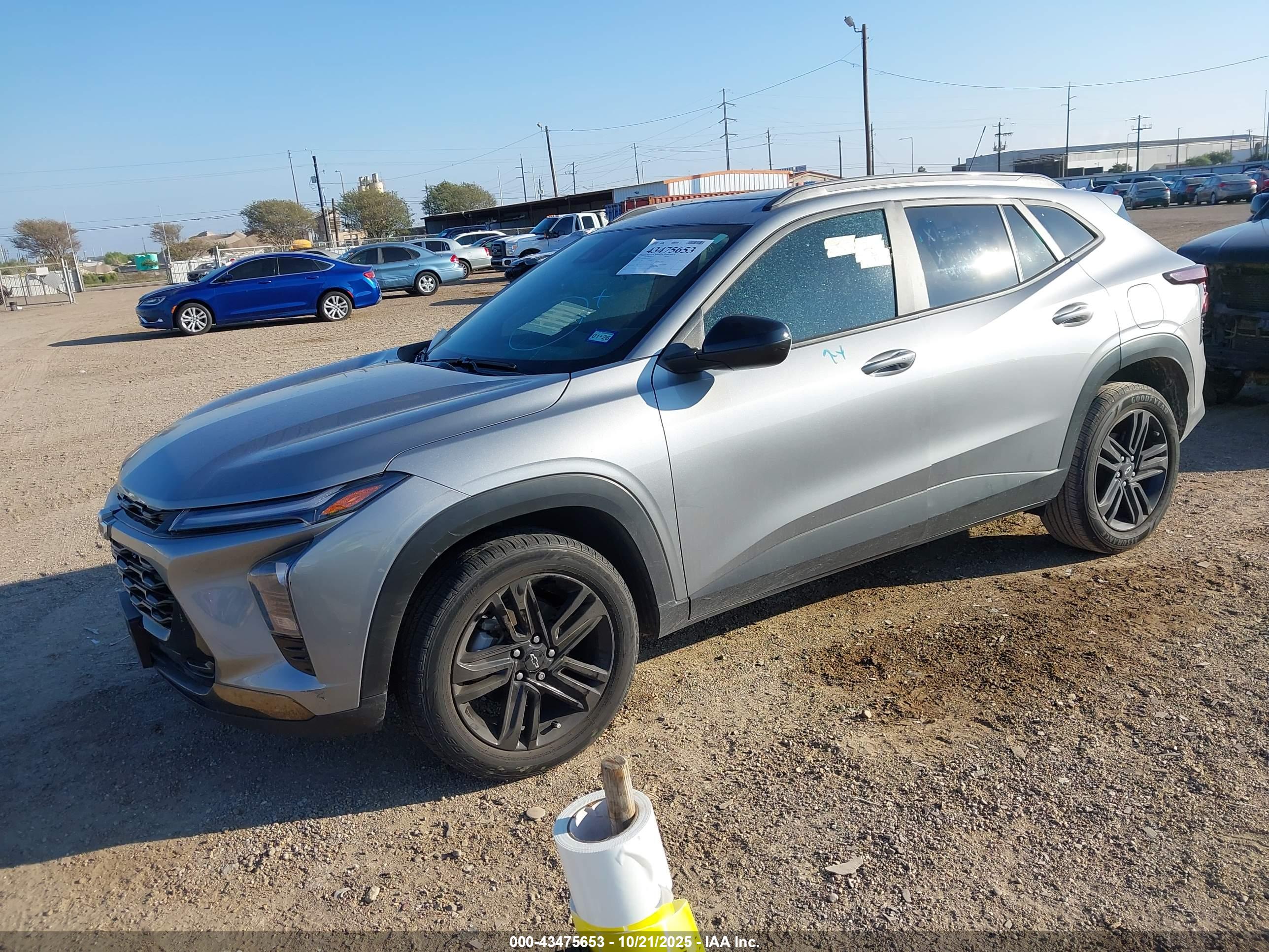 CHEVROLET TRAX image 2