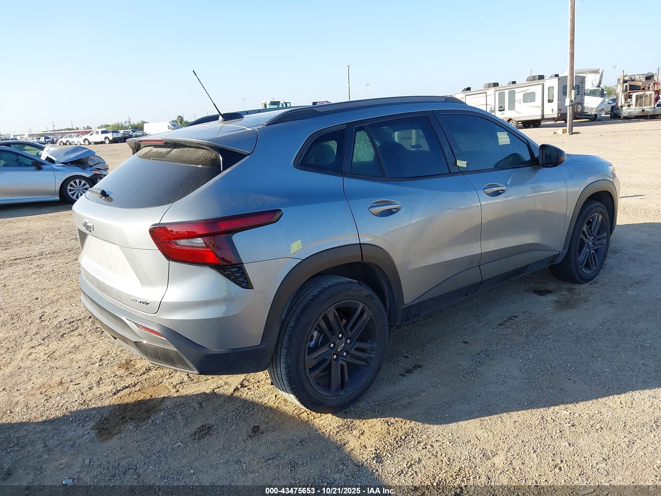 CHEVROLET TRAX image 4